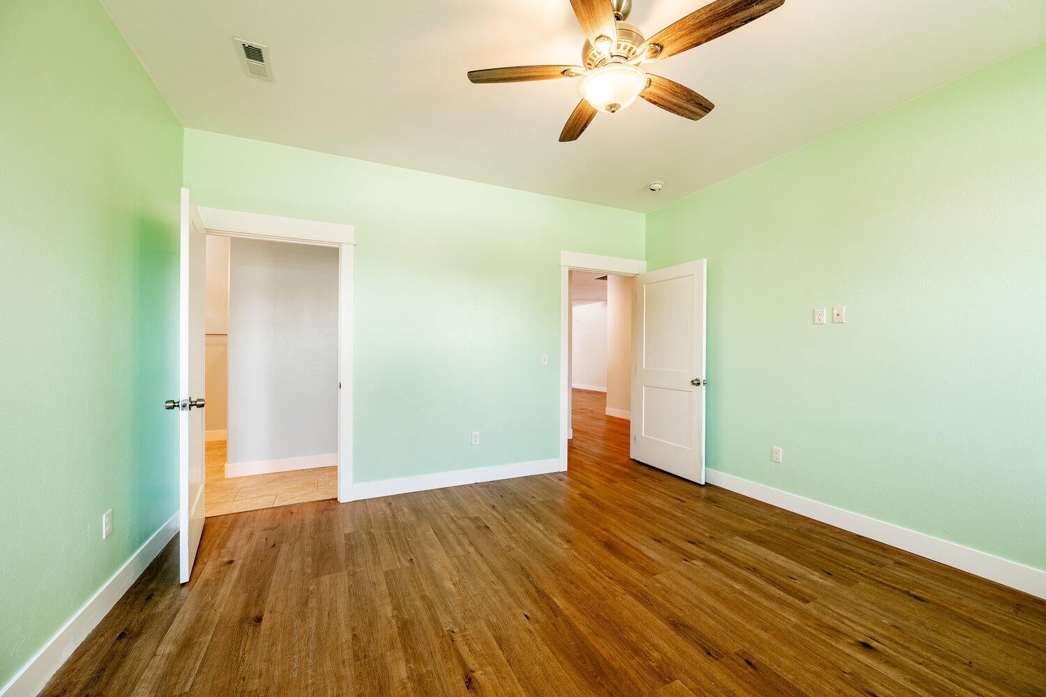 Sheridan, Wyoming, 82801, United States, 4 Bedrooms Bedrooms, ,3 BathroomsBathrooms,Residential,For Sale,1978363