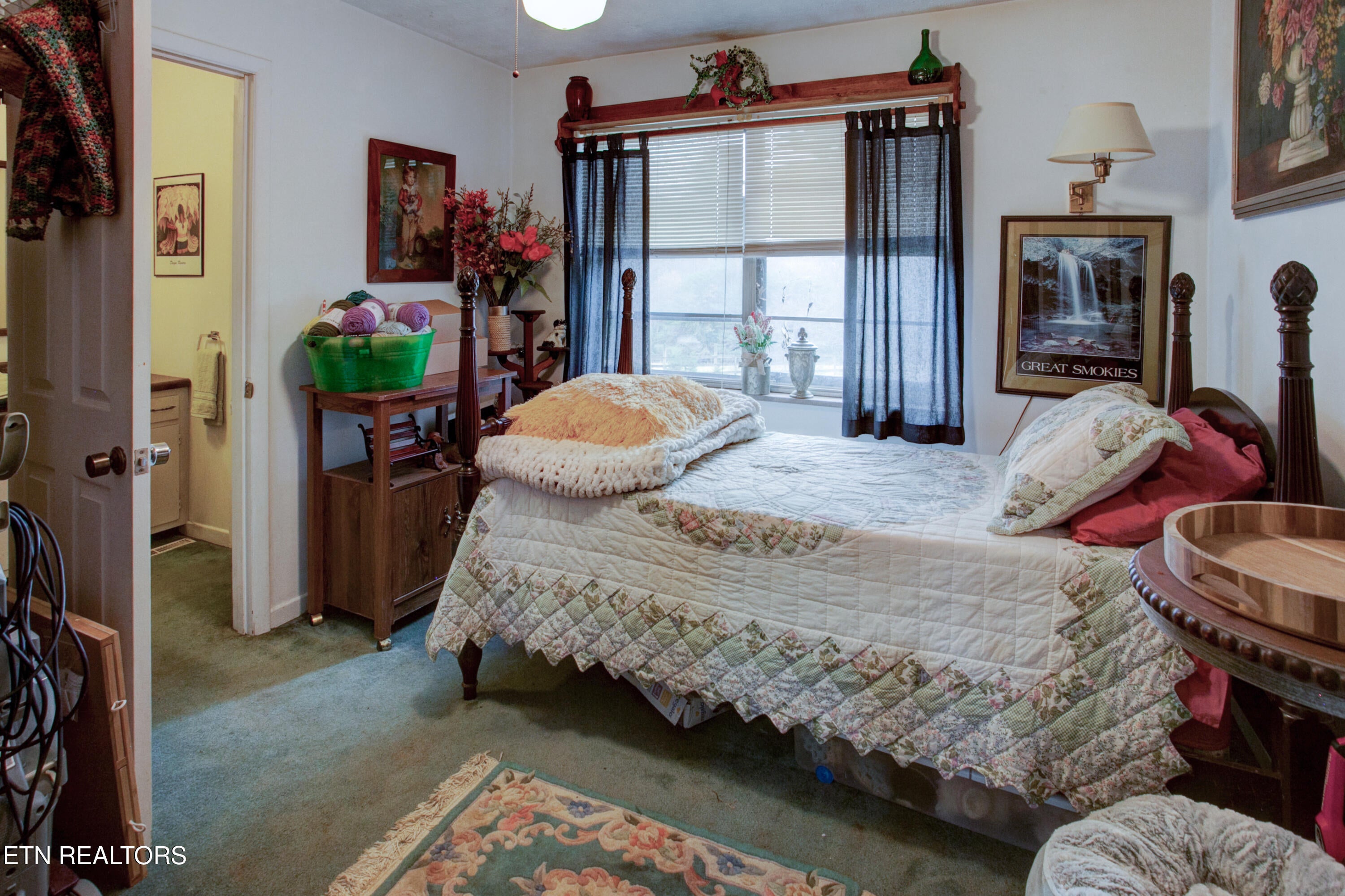 Maryville, Tennessee, 37801, United States, 3 Bedrooms Bedrooms, ,4 BathroomsBathrooms,Residential,For Sale,1994360