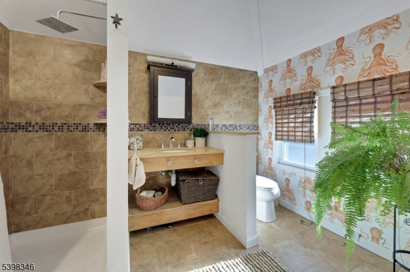 Hawthorne Boro, New Jersey, 07506, United States, 4 Bedrooms Bedrooms, ,2 BathroomsBathrooms,Residential,For Sale,1997241