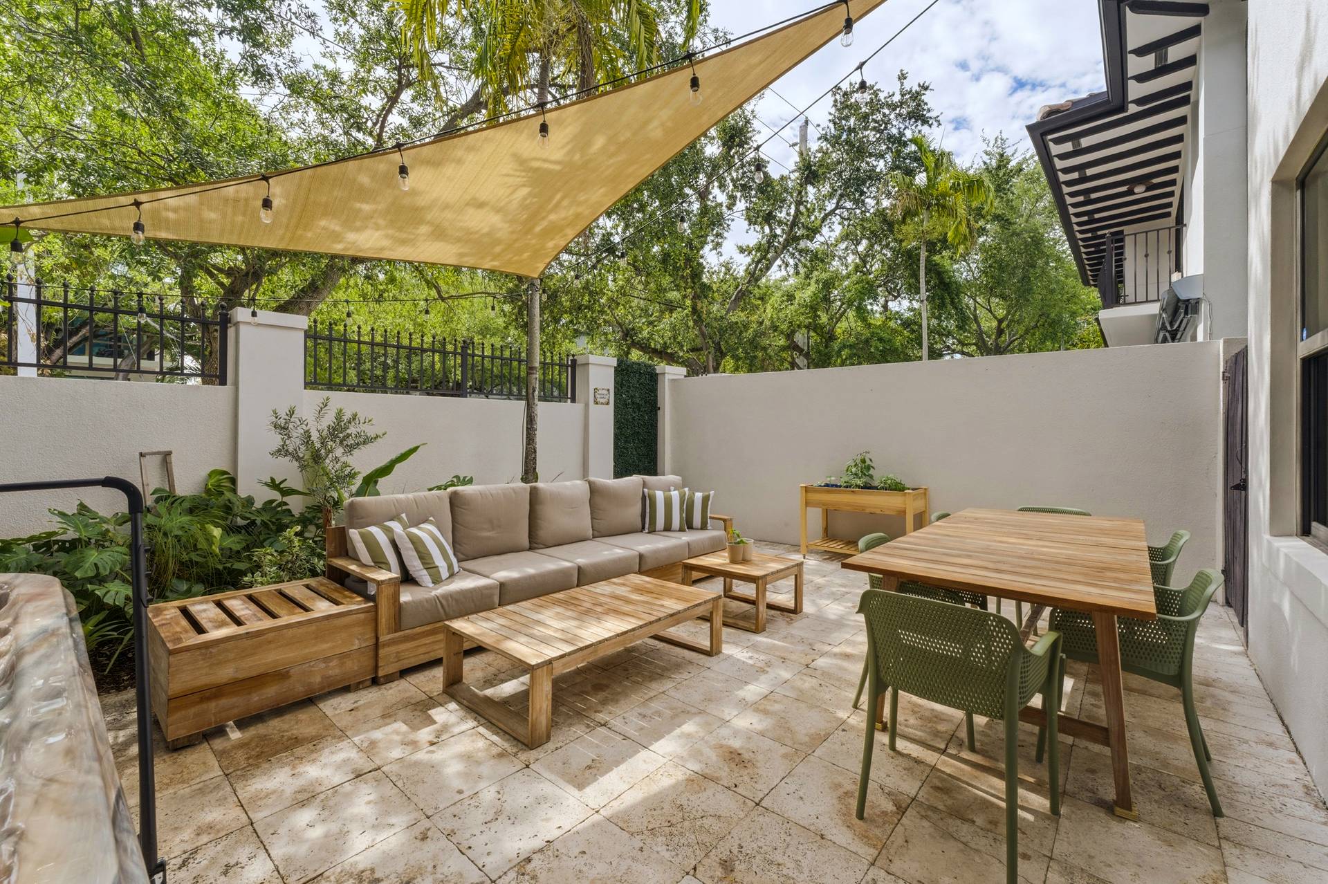  3036 Mcdonald Street, Miami, FL, 33133 - 物件實景