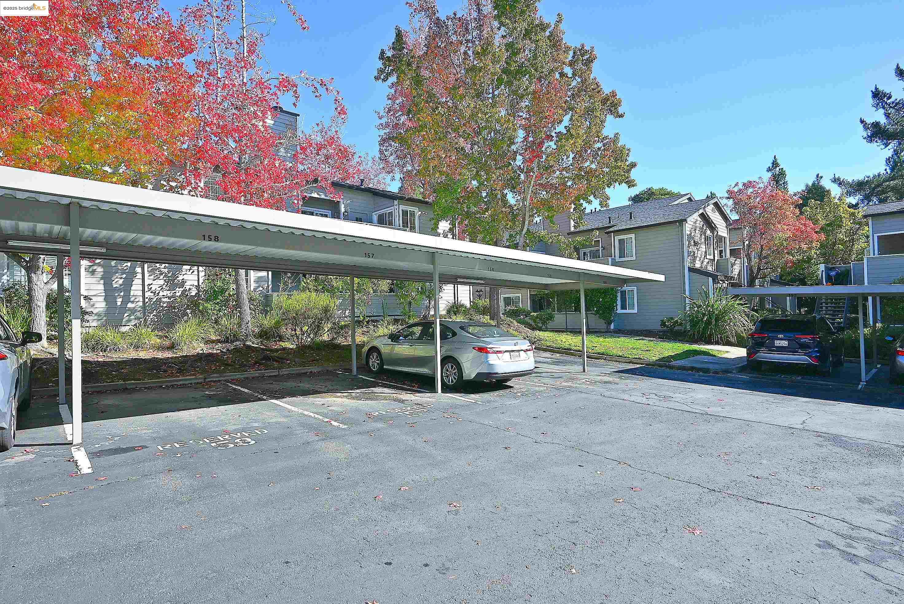 Oakland, California, 94605, United States, 2 Bedrooms Bedrooms, ,2 BathroomsBathrooms,Residential,For Sale,2000810