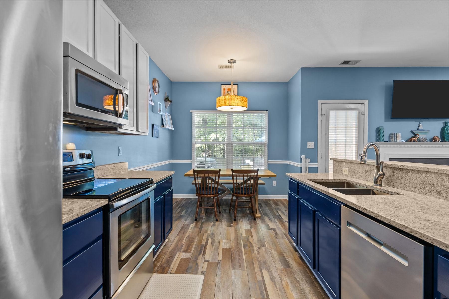  6823 Watch Harbour Circle, Hayes, VA 23072 - 物件實景