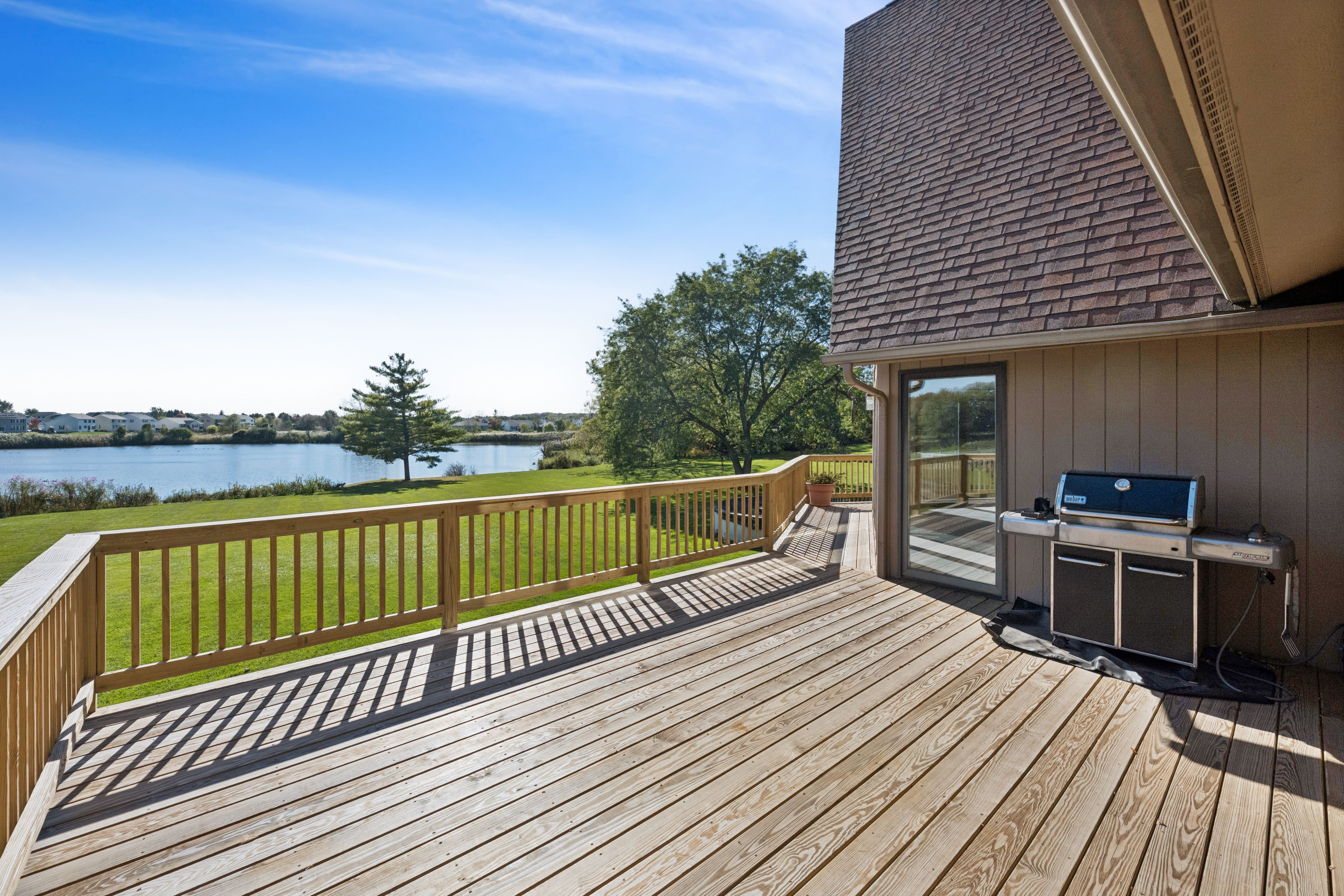  Magnificent Custom Built Home on a Quiet Lake - 物件實景