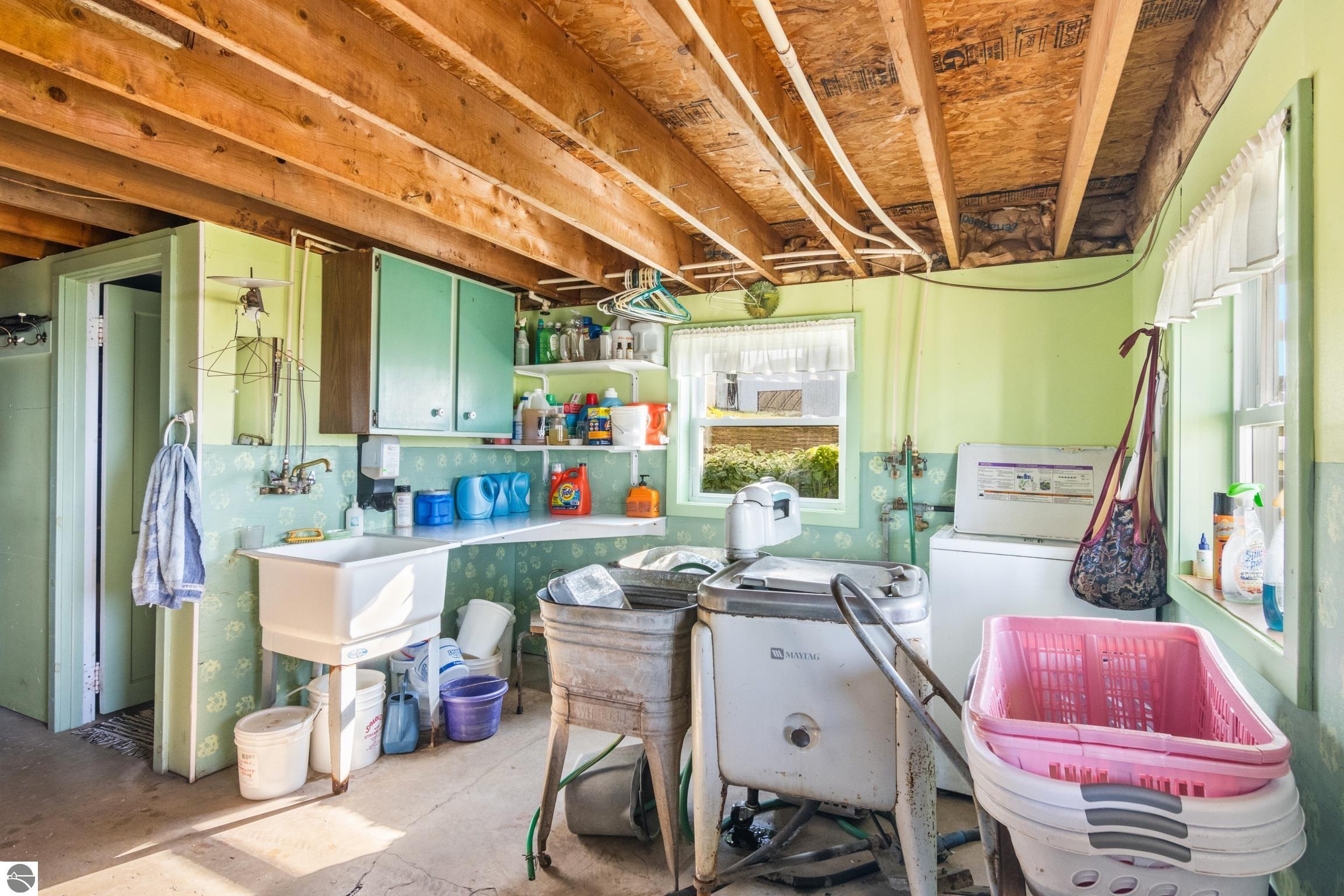 Leroy, Michigan, 49655-8142, United States, 5 Bedrooms Bedrooms, ,3 BathroomsBathrooms,Residential,For Sale,1949628