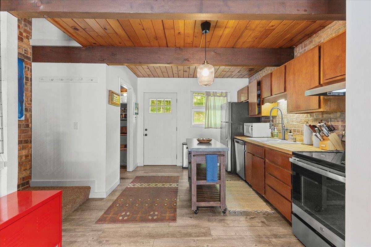Stowe, Vermont, 05672, United States, 3 Bedrooms Bedrooms, ,2 BathroomsBathrooms,Residential,For Sale,1901768