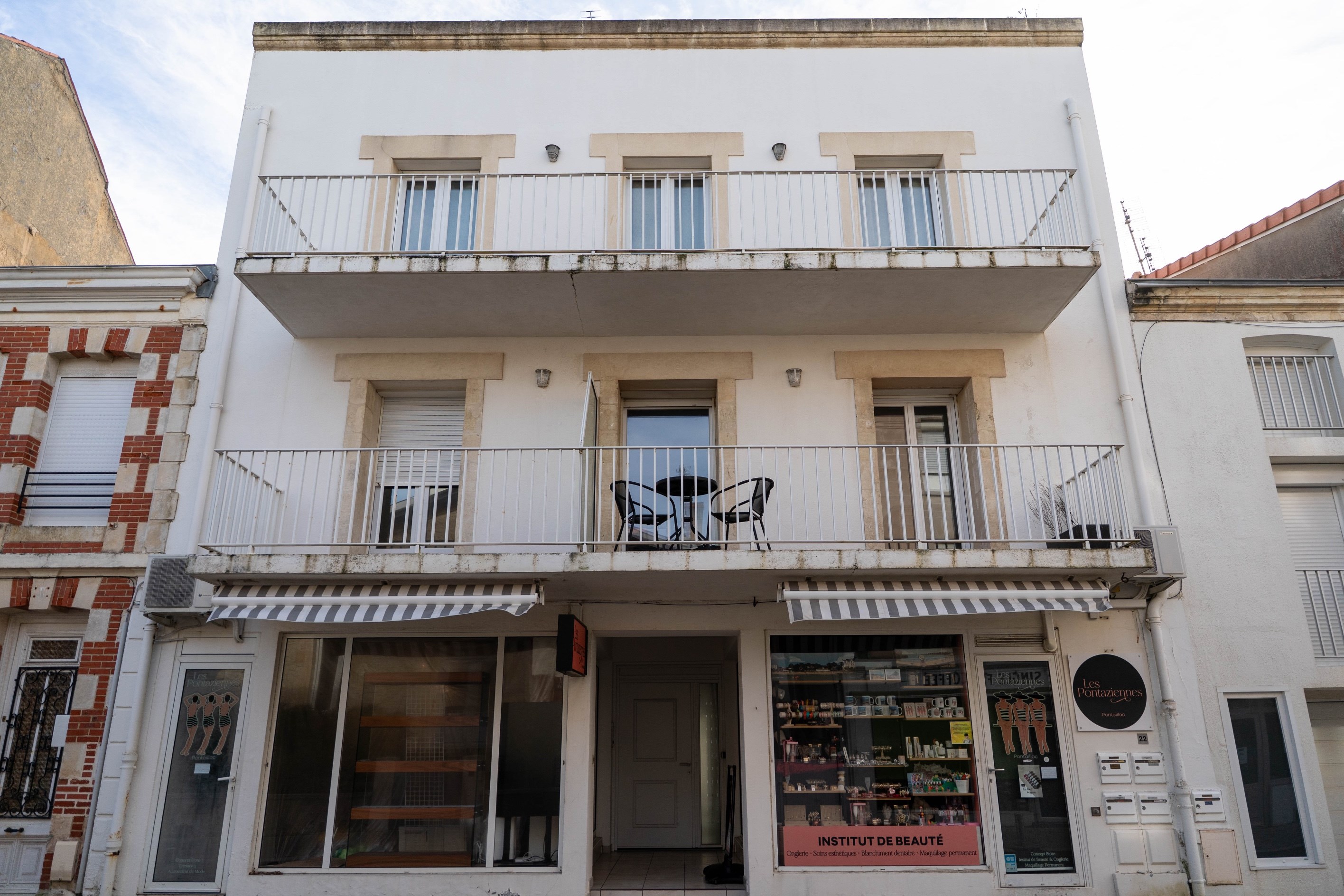 Waterfront Duplex with a Large Terrace and Sea Views - 物件實景