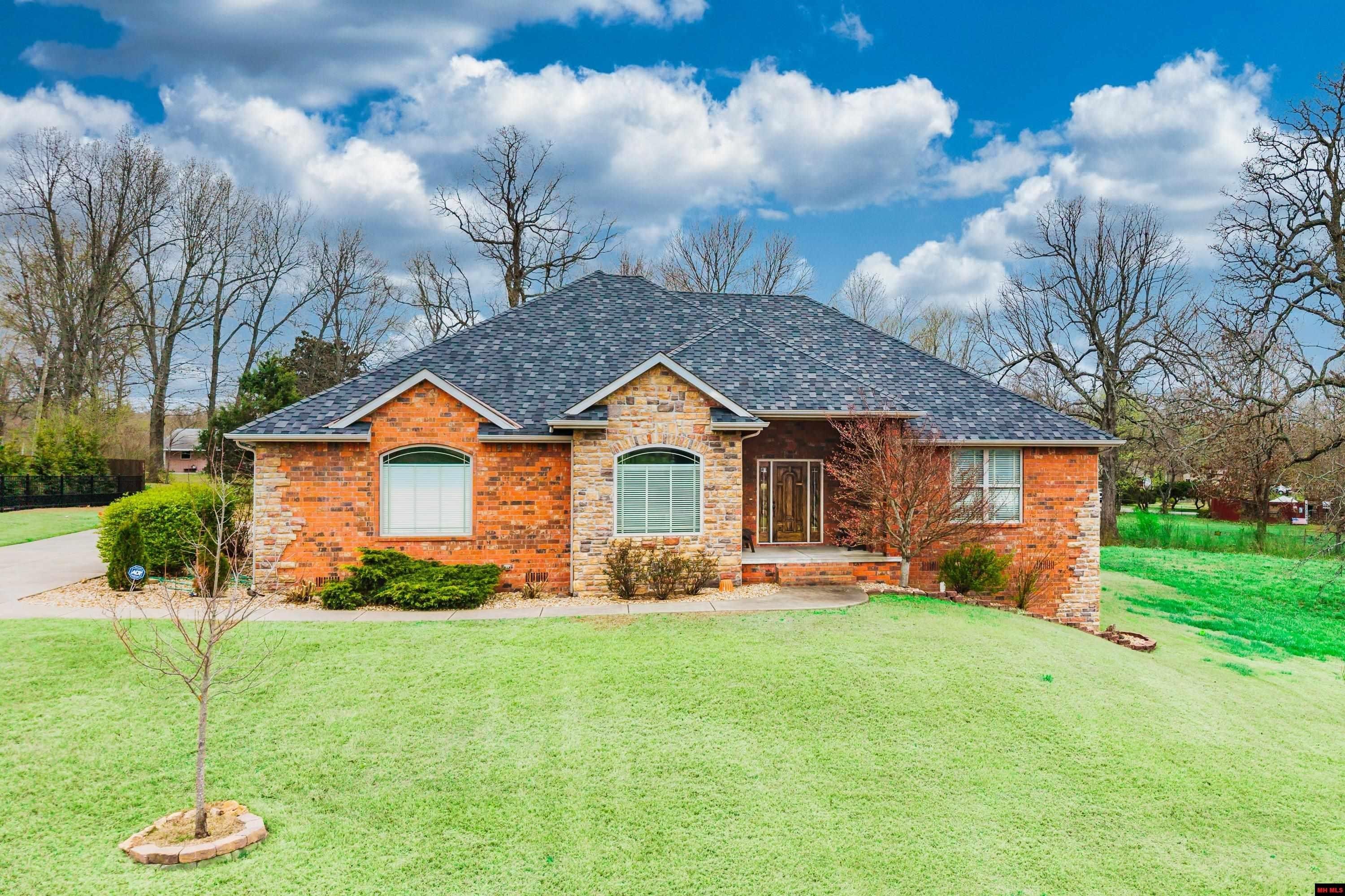 Mountain Home, Arkansas, 72653, United States, 3 Bedrooms Bedrooms, ,2 BathroomsBathrooms,Residential,For Sale,2033184