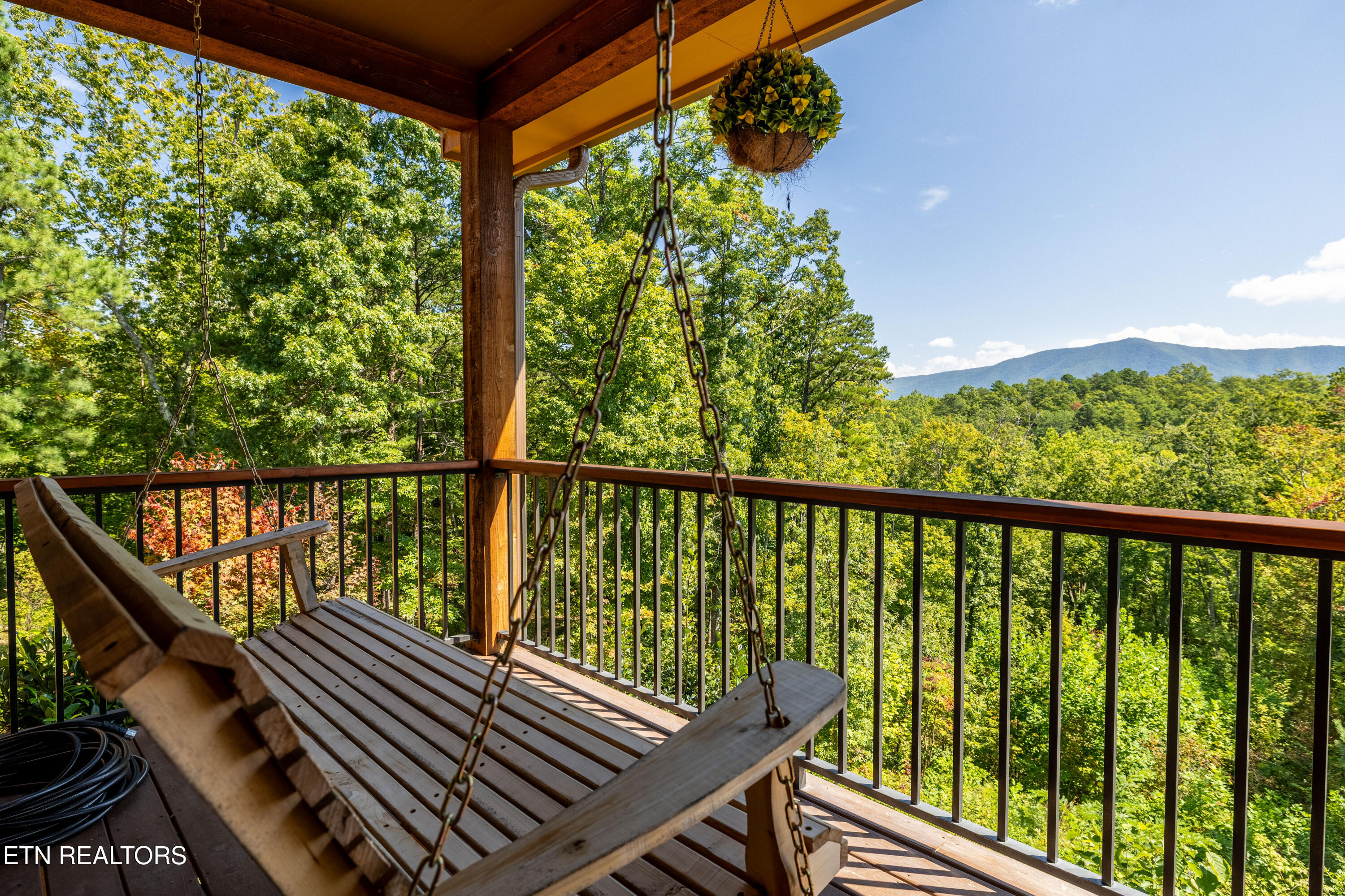 Sevierville, Tennessee, 37862, United States, 3 Bedrooms Bedrooms, ,3 BathroomsBathrooms,Residential,For Sale,1979377