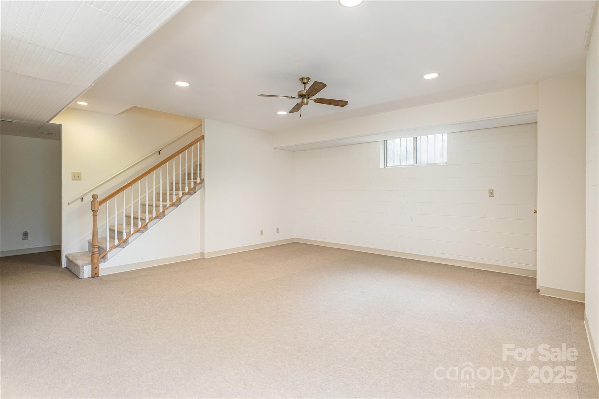 Hendersonville, North Carolina, 28791, United States, 3 Bedrooms Bedrooms, ,2 BathroomsBathrooms,Residential,For Sale,1910646