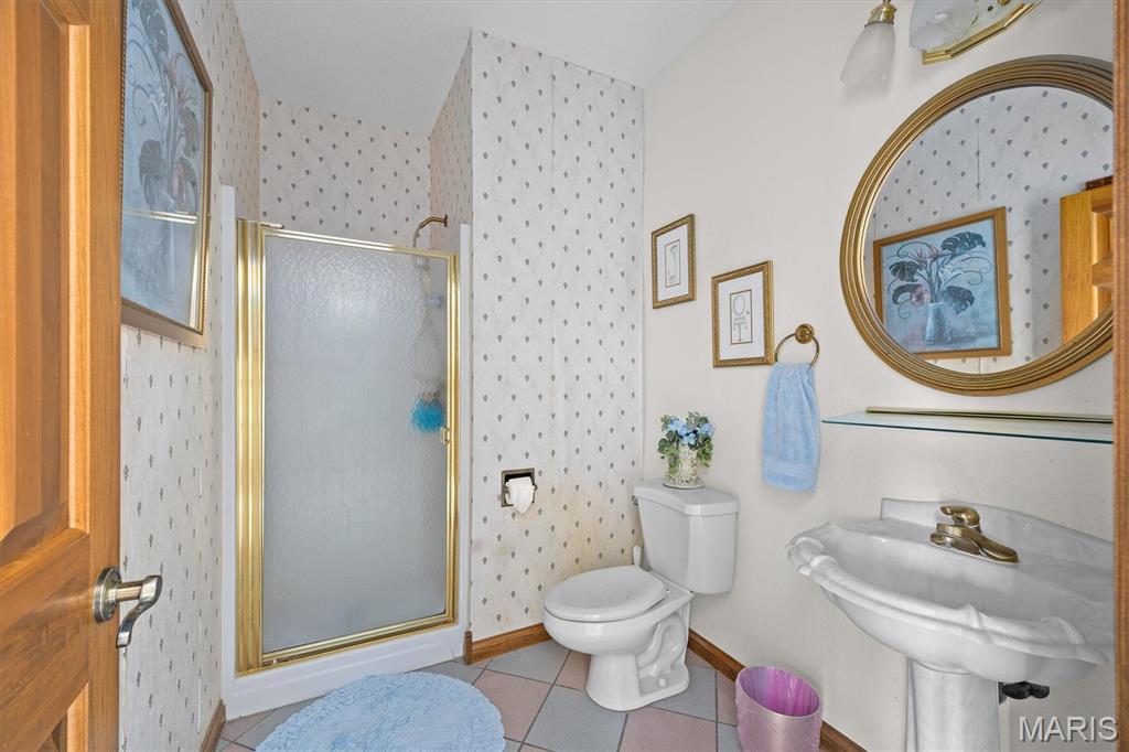 Shiloh, Illinois, 62221, United States, 5 Bedrooms Bedrooms, ,6 BathroomsBathrooms,Residential,For Sale,1890091
