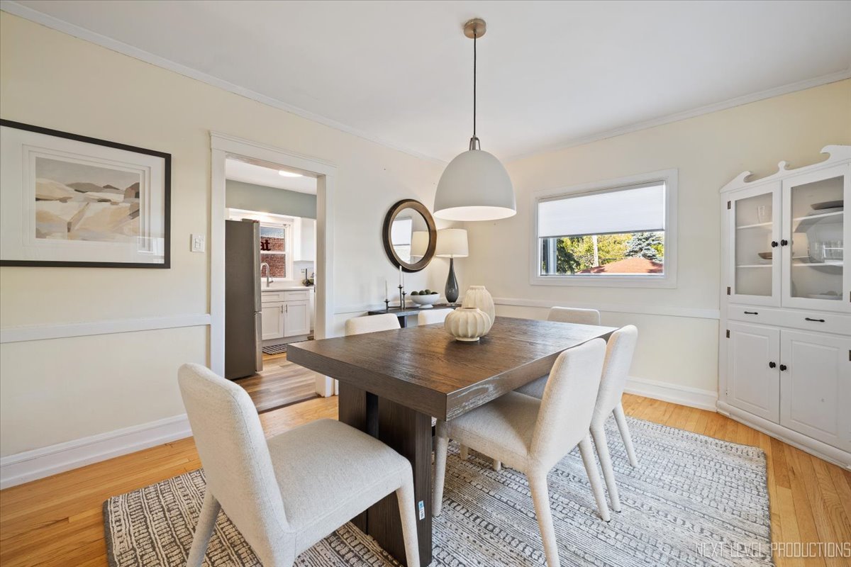 Riverside, Illinois, 60546, United States, 3 Bedrooms Bedrooms, ,3 BathroomsBathrooms,Residential,For Sale,1988558