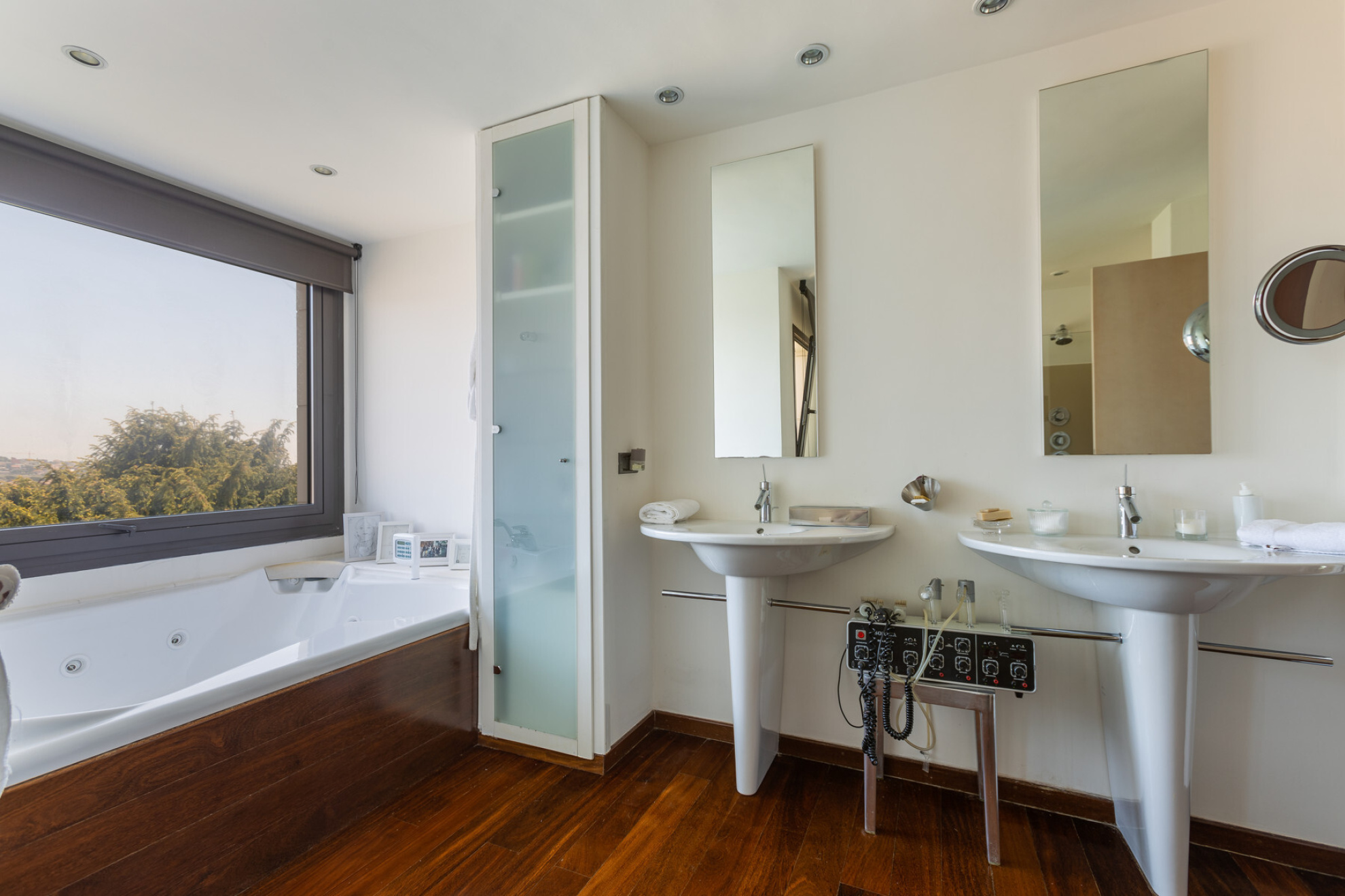  Centrally located avant-garde villa. Privacy and elegance in Alella - Costa BCN - 物件實景