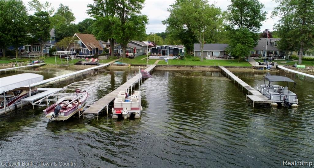 Whitmore Lake, Michigan, 48189, United States, 3 Bedrooms Bedrooms, ,2 BathroomsBathrooms,Residential,For Sale,1925473