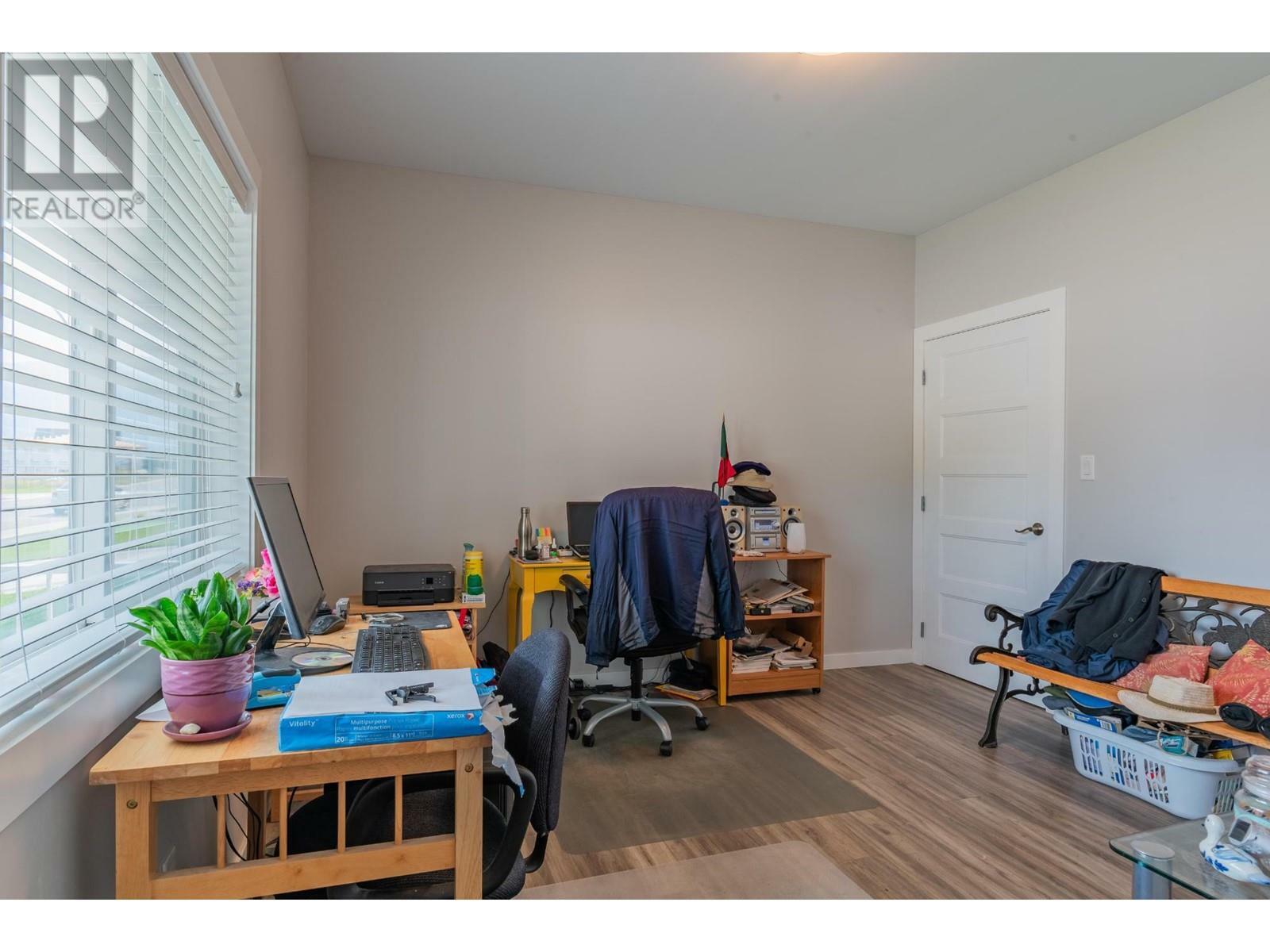 CASTLEGAR, British Columbia, V1N 4X8, CA, 4 Bedrooms Bedrooms, ,2 BathroomsBathrooms,Residential,For Sale,1839232