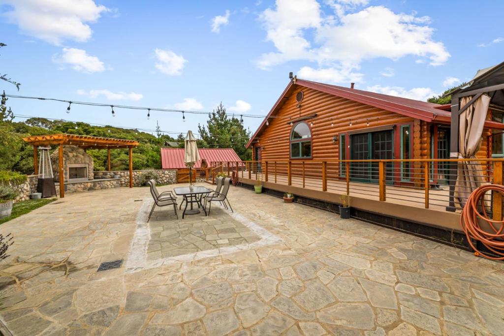 Salinas, California, 93907, United States, 3 Bedrooms Bedrooms, ,4 BathroomsBathrooms,Residential,For Sale,1974769