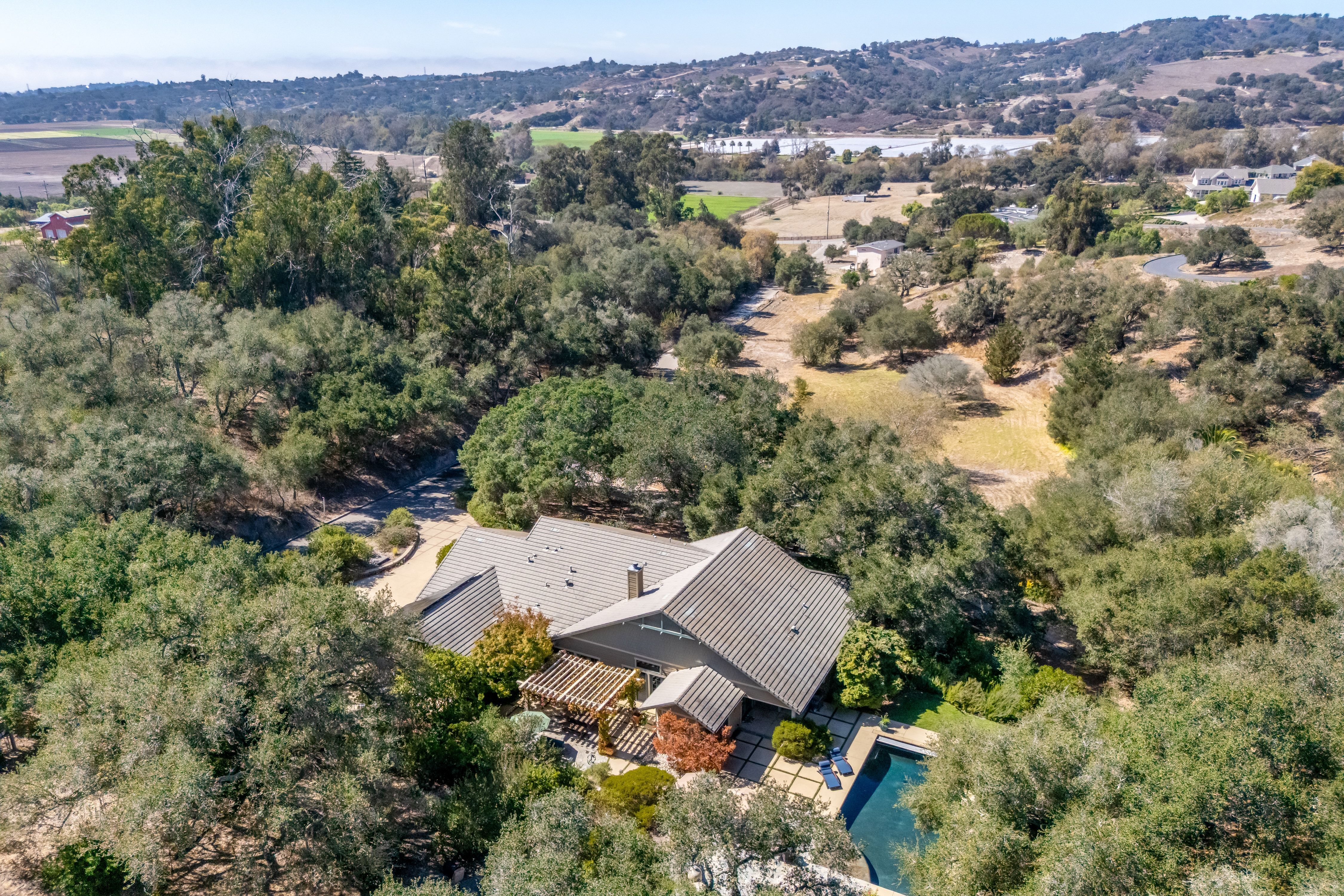  Timeless Craftsman Estate with Resort-Style Outdoor Living - 物件實景