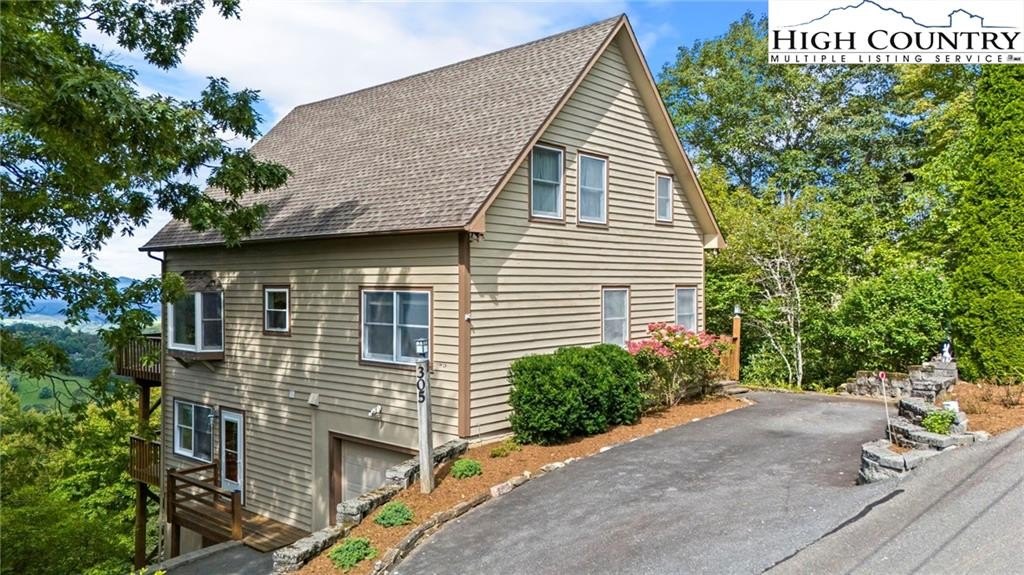 Boone, North Carolina, 28607, United States, 3 Bedrooms Bedrooms, ,3 BathroomsBathrooms,Residential,For Sale,1941298