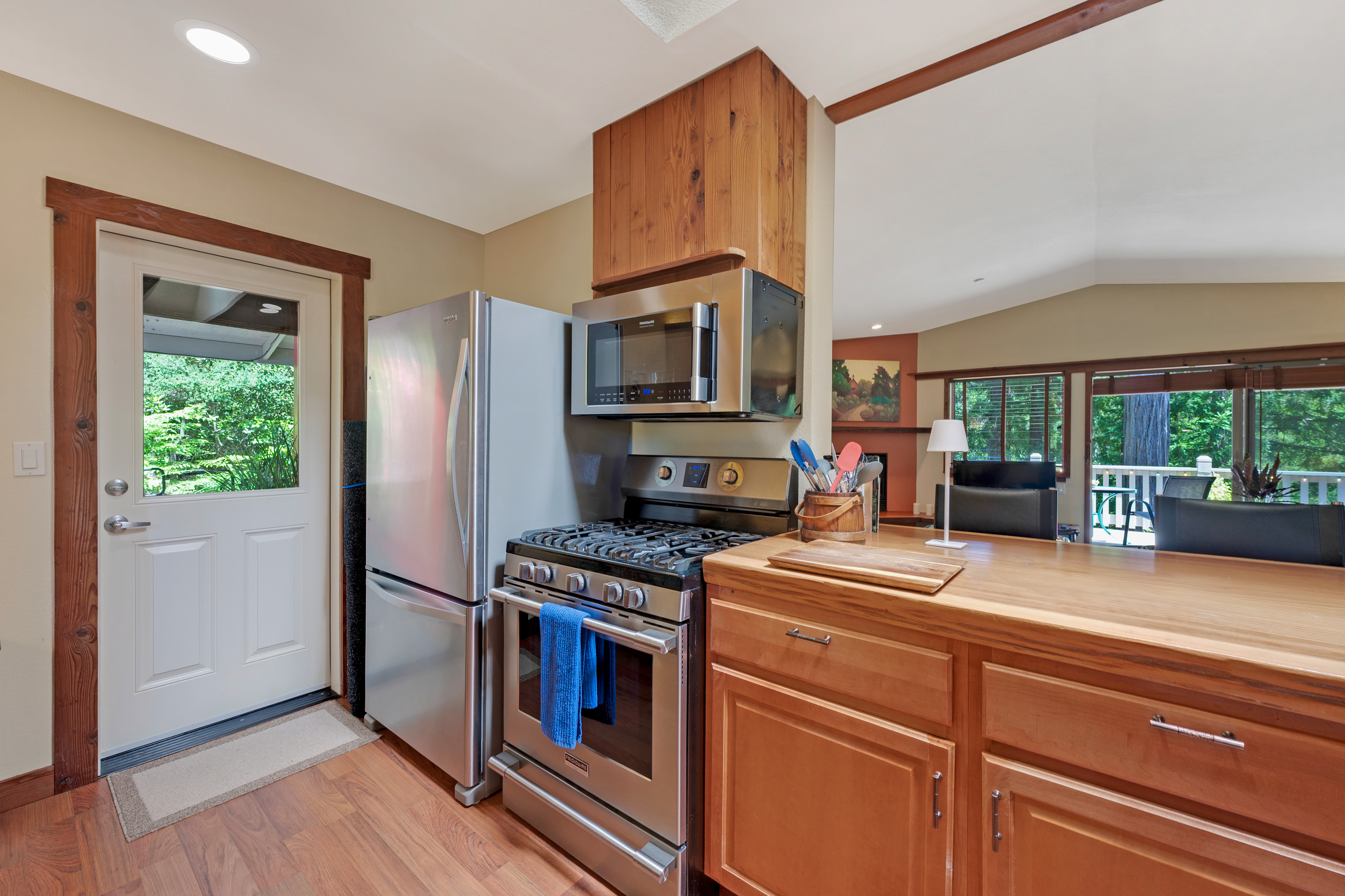  21995-21997 Ansel Court, Jenner, CA 95450 - 物件實景