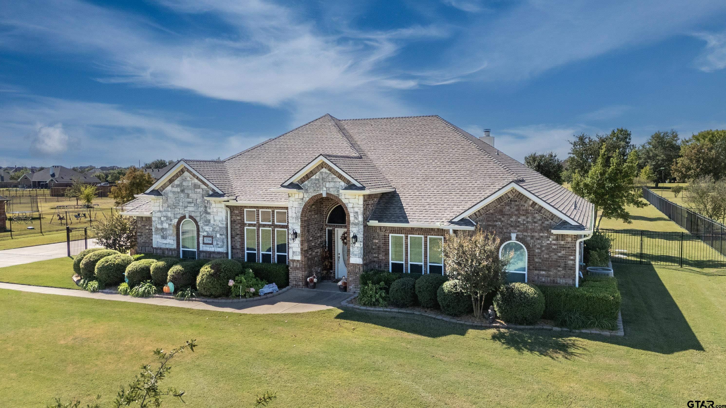 Terrell, Texas, 75160, United States, 3 Bedrooms Bedrooms, ,2 BathroomsBathrooms,Residential,For Sale,1993311