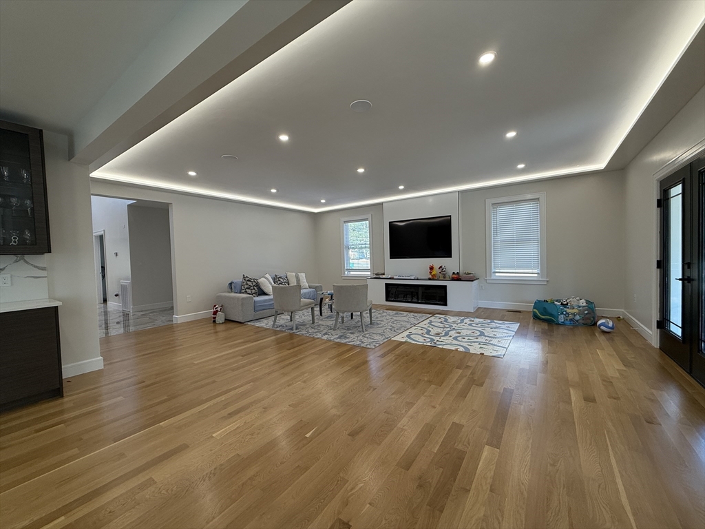 Norwood, Massachusetts, 02062, United States, 4 Bedrooms Bedrooms, ,3 BathroomsBathrooms,Residential,For Sale,1941019