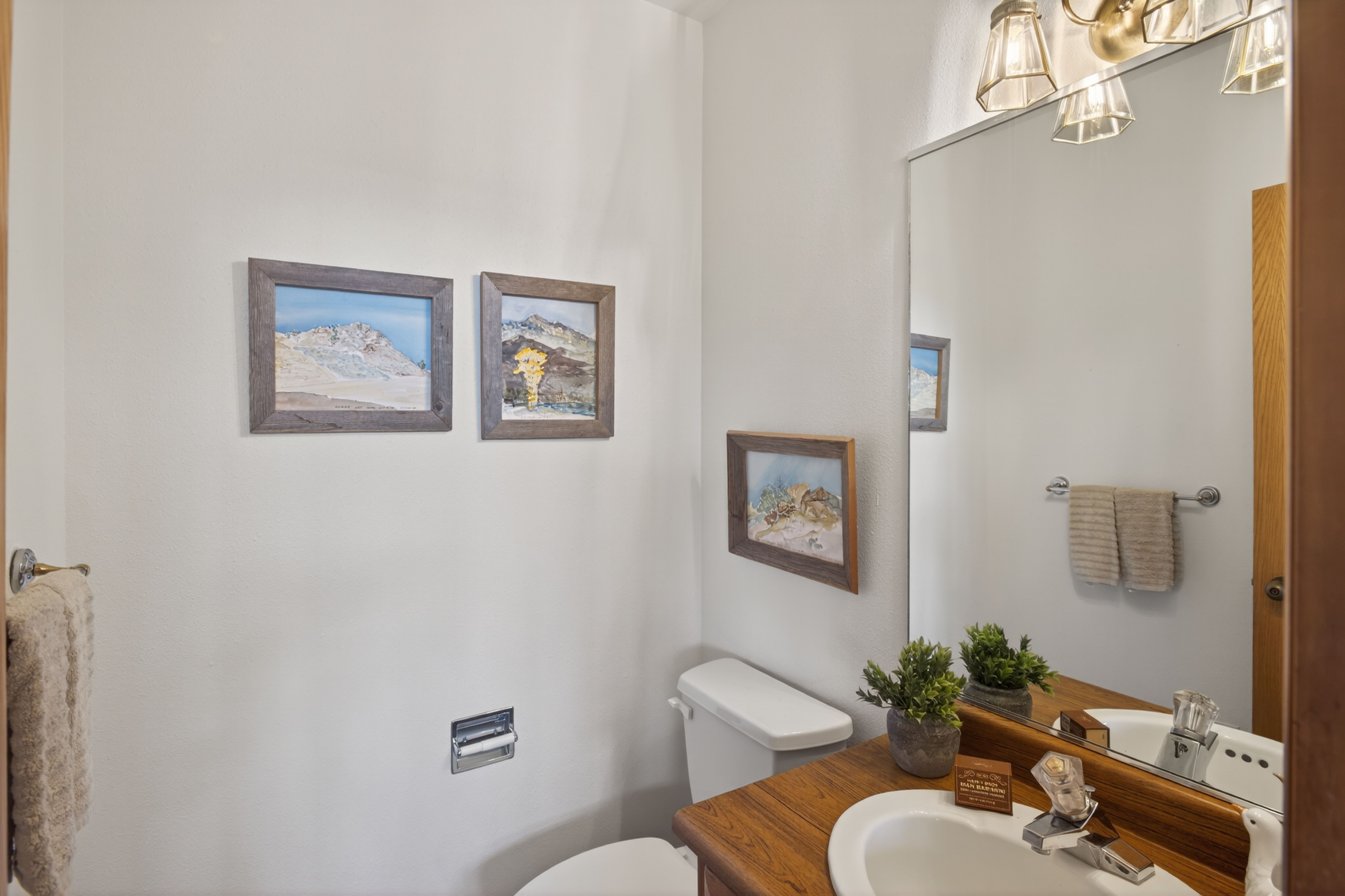  Ranch-style Custom Home on 1.16 Acre Sunny and Treed Lot in Genesee - 物件實景