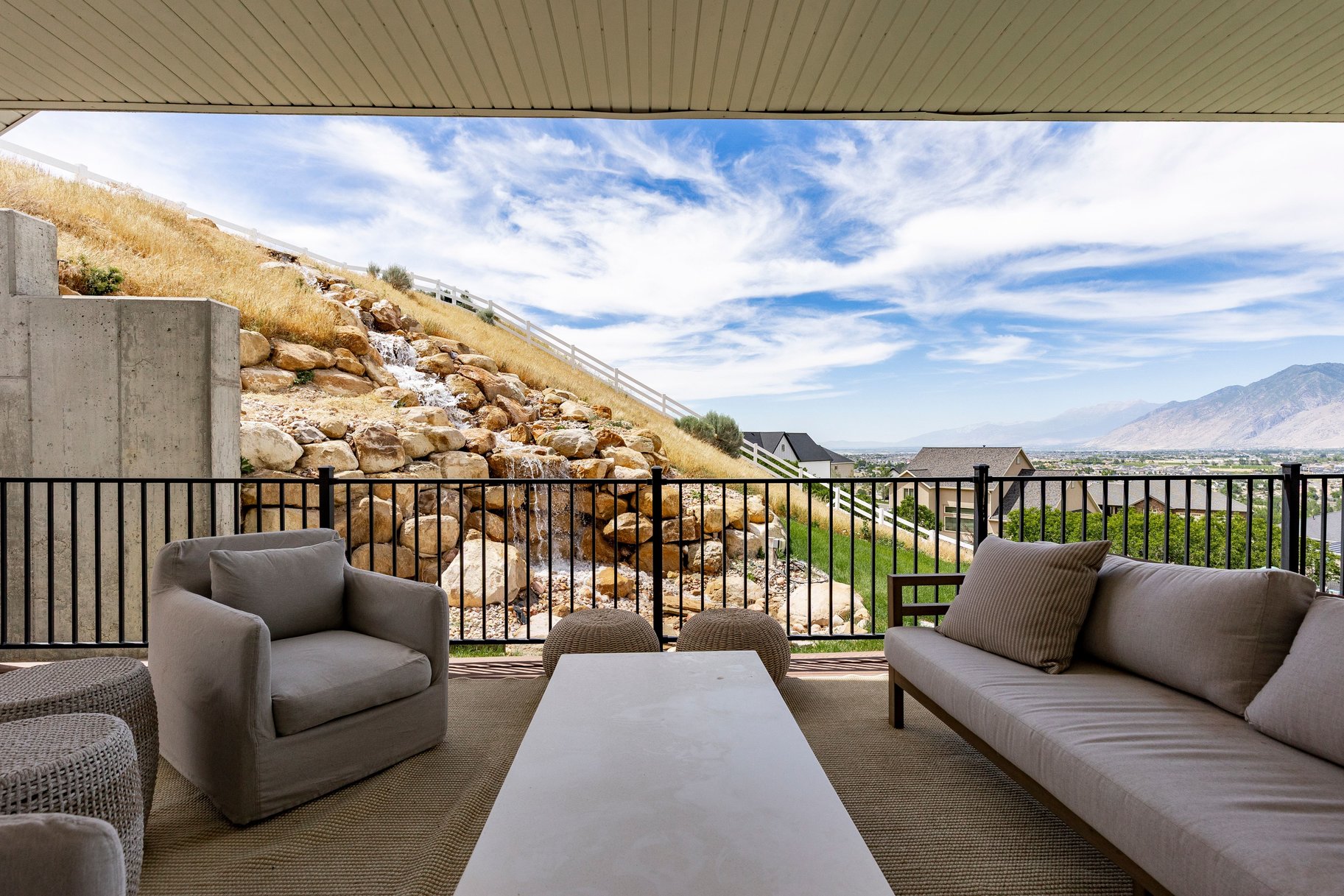  Custom Home with Fully Finished ADU Near Golf, Trails & Mountain Views - 物件實景