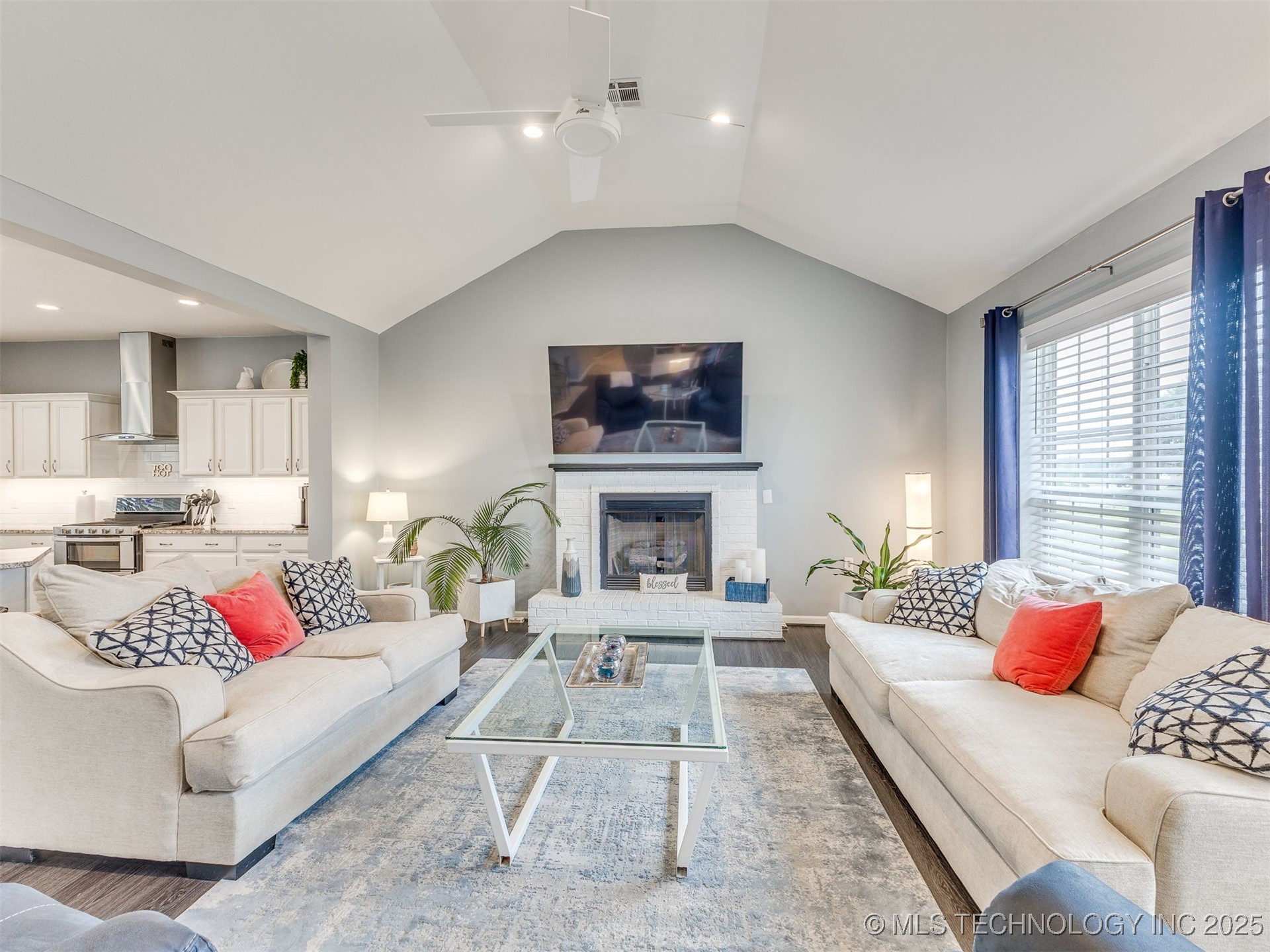 Mounds, Oklahoma, 74047, United States, 4 Bedrooms Bedrooms, ,4 BathroomsBathrooms,Residential,For Sale,1985246