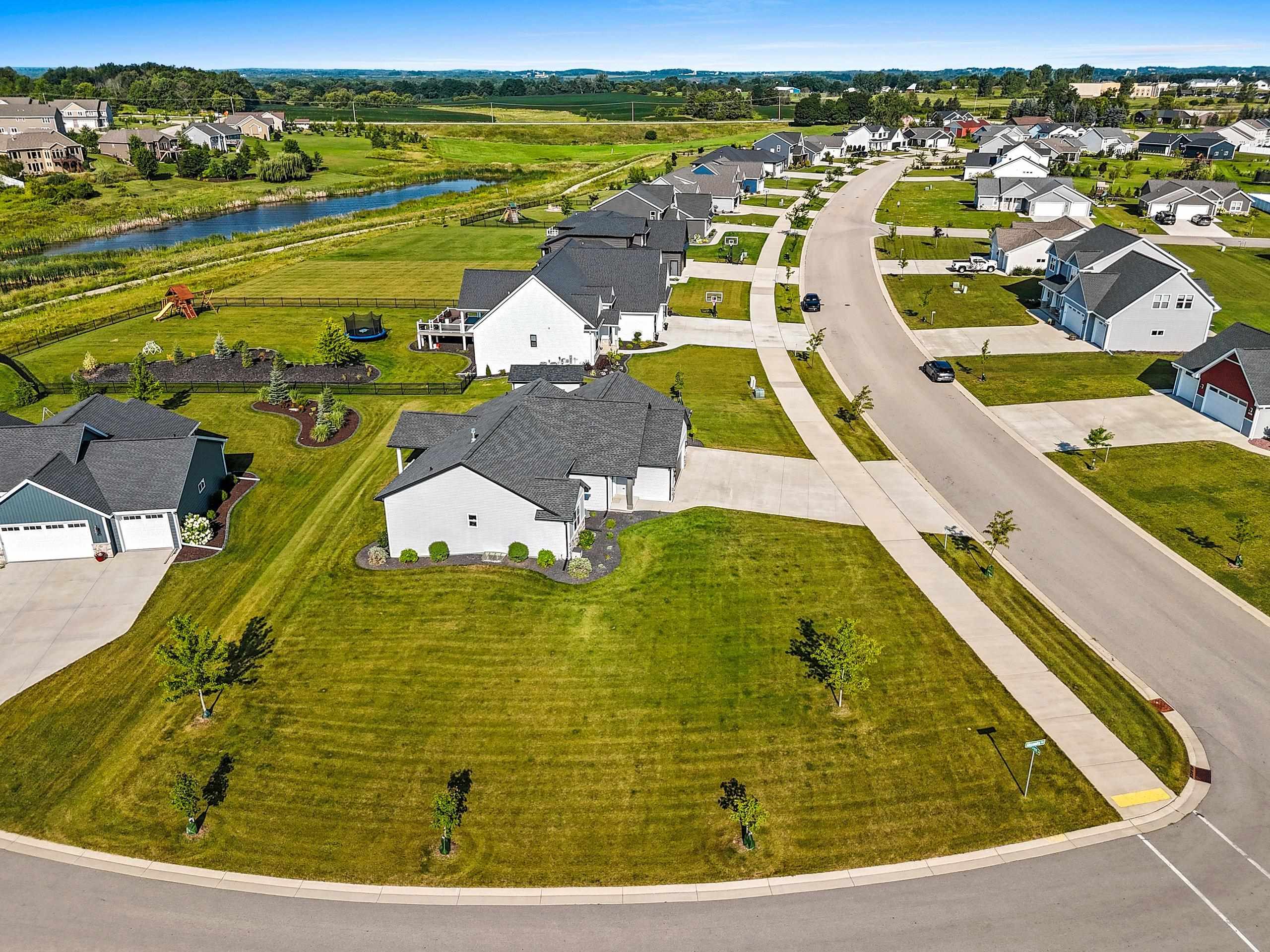 GREENVILLE, Wisconsin, 54942, United States, 4 Bedrooms Bedrooms, ,4 BathroomsBathrooms,Residential,For Sale,1926261