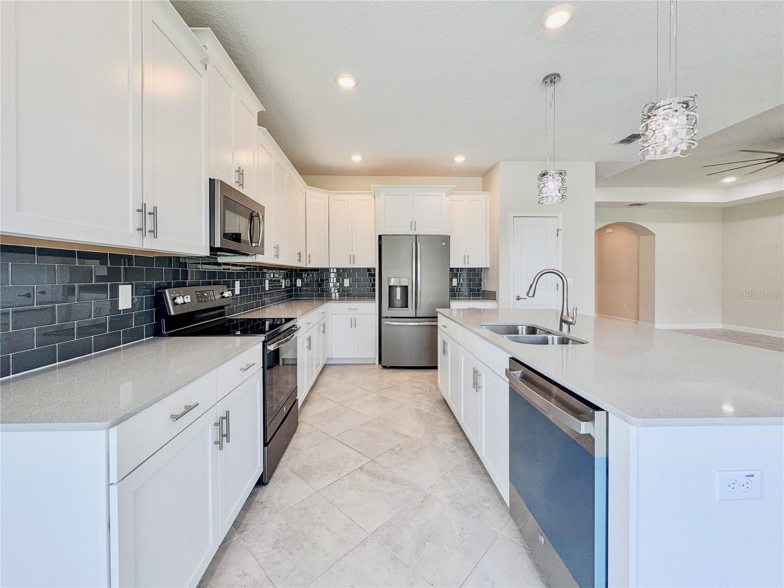 ORLANDO, Florida, 32832, United States, 4 Bedrooms Bedrooms, ,3 BathroomsBathrooms,Residential,For Sale,1980817