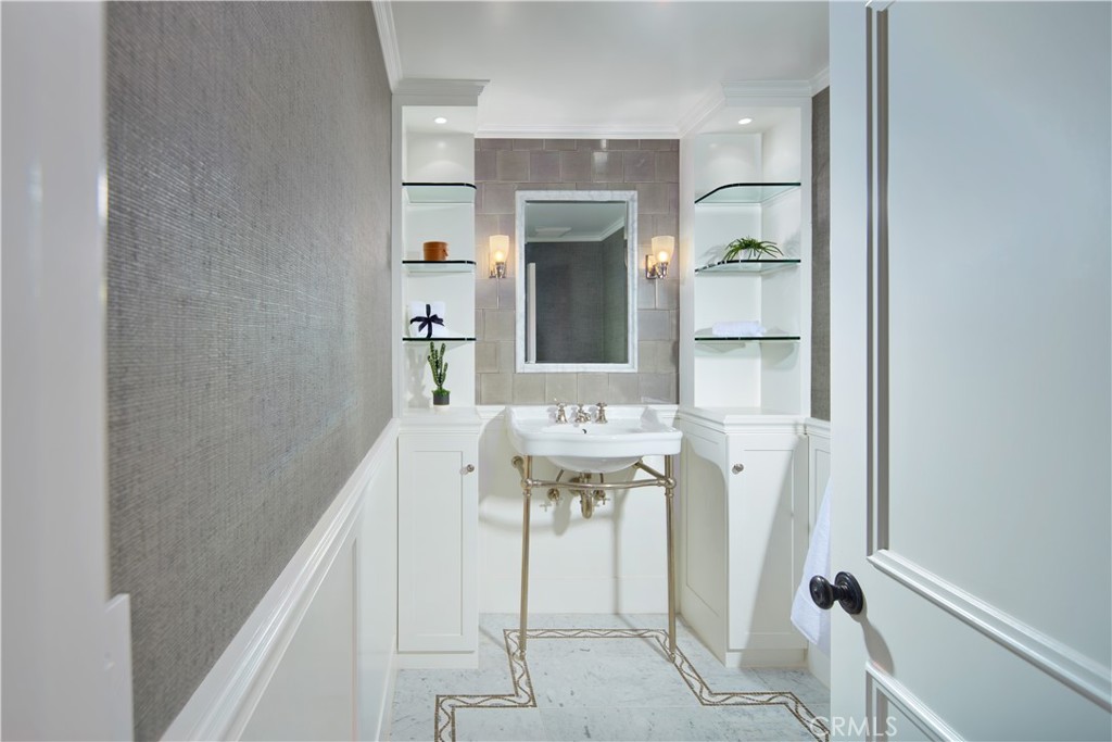 Newport Beach, California, 92660, United States, 5 Bedrooms Bedrooms, ,7 BathroomsBathrooms,Residential,For Sale,1847350