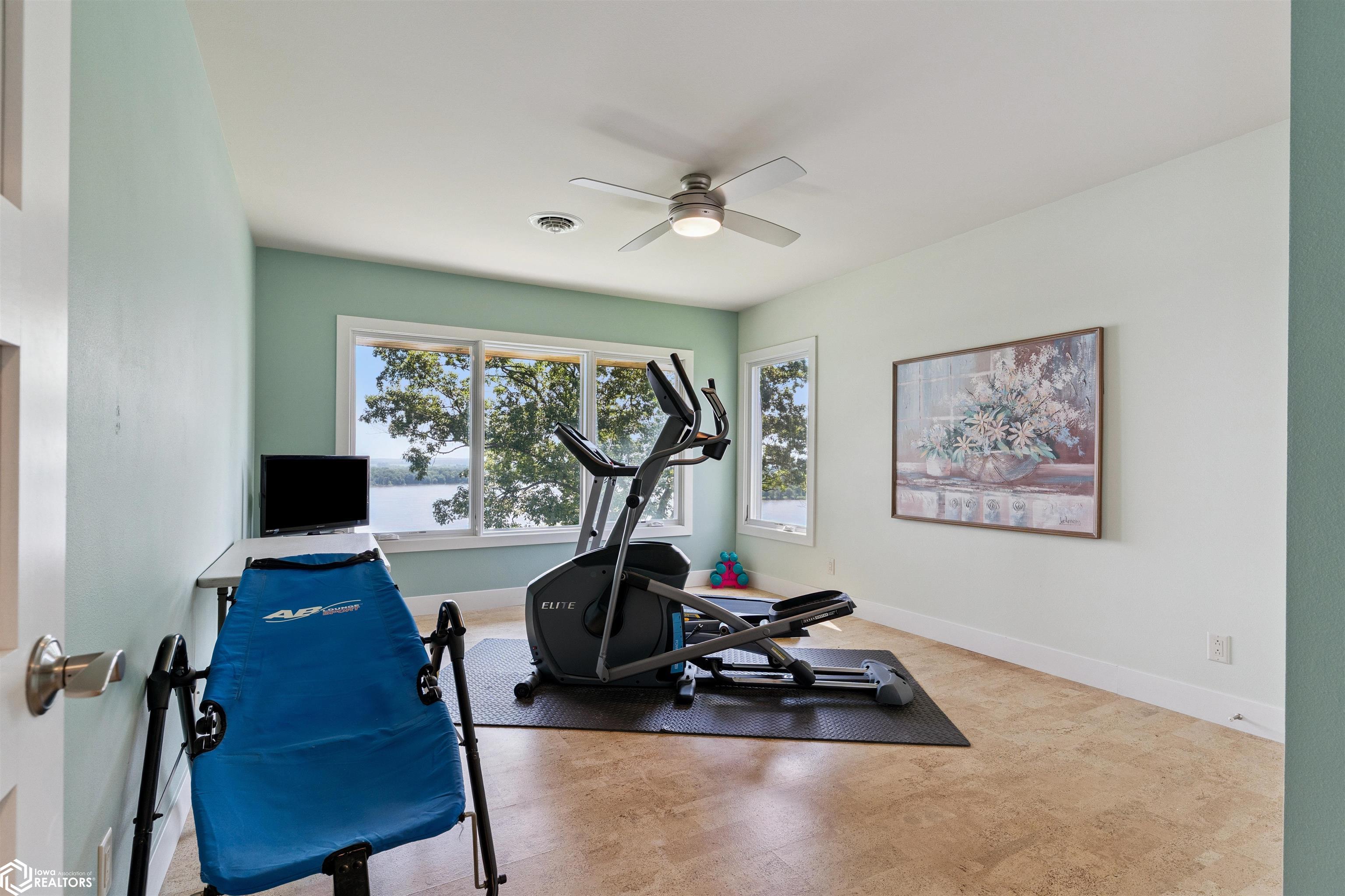 Burlington, Iowa, 52601, United States, 3 Bedrooms Bedrooms, ,3 BathroomsBathrooms,Residential,For Sale,1879200