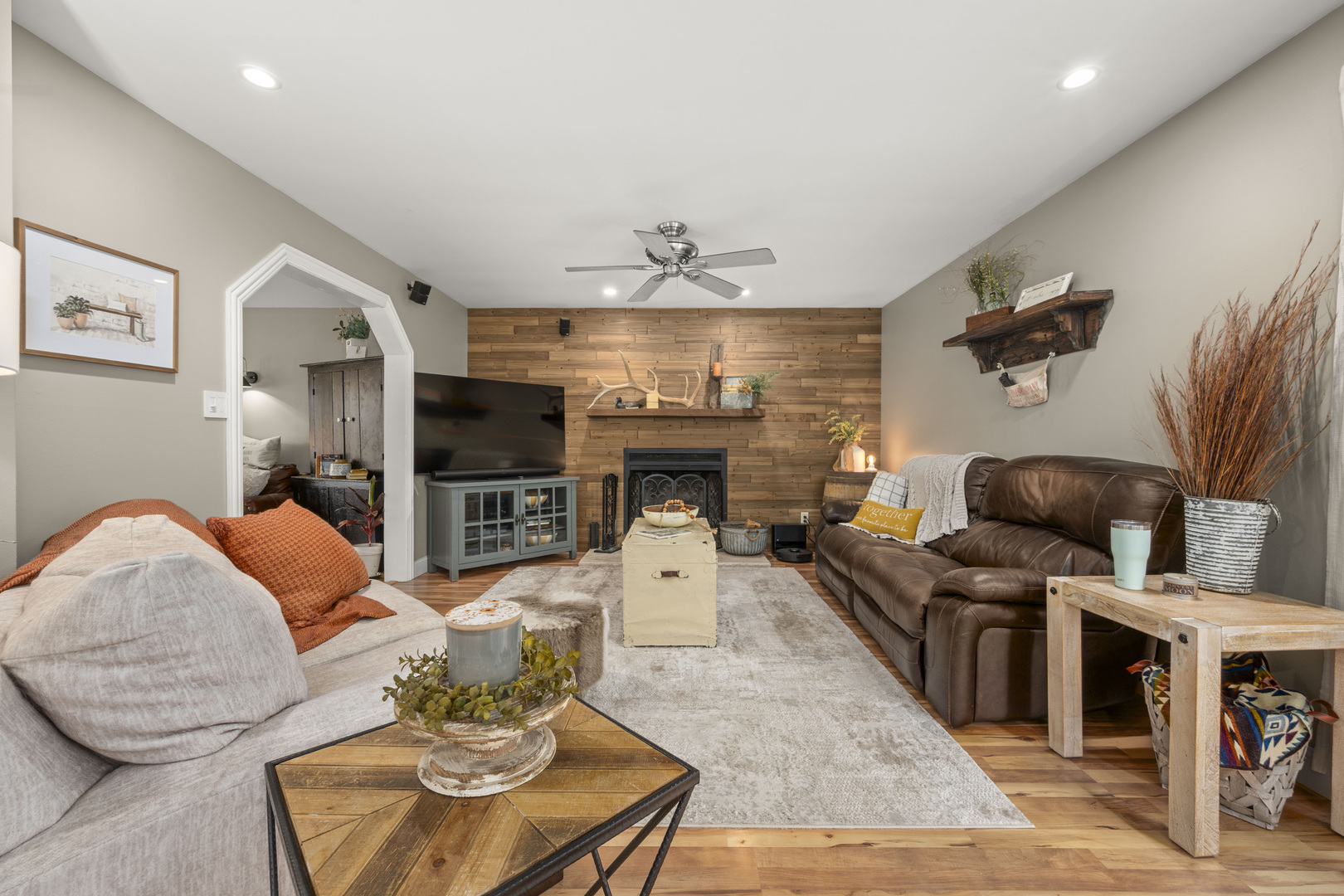 Sycamore, Illinois, 60178, United States, 4 Bedrooms Bedrooms, ,4 BathroomsBathrooms,Residential,For Sale,1999844