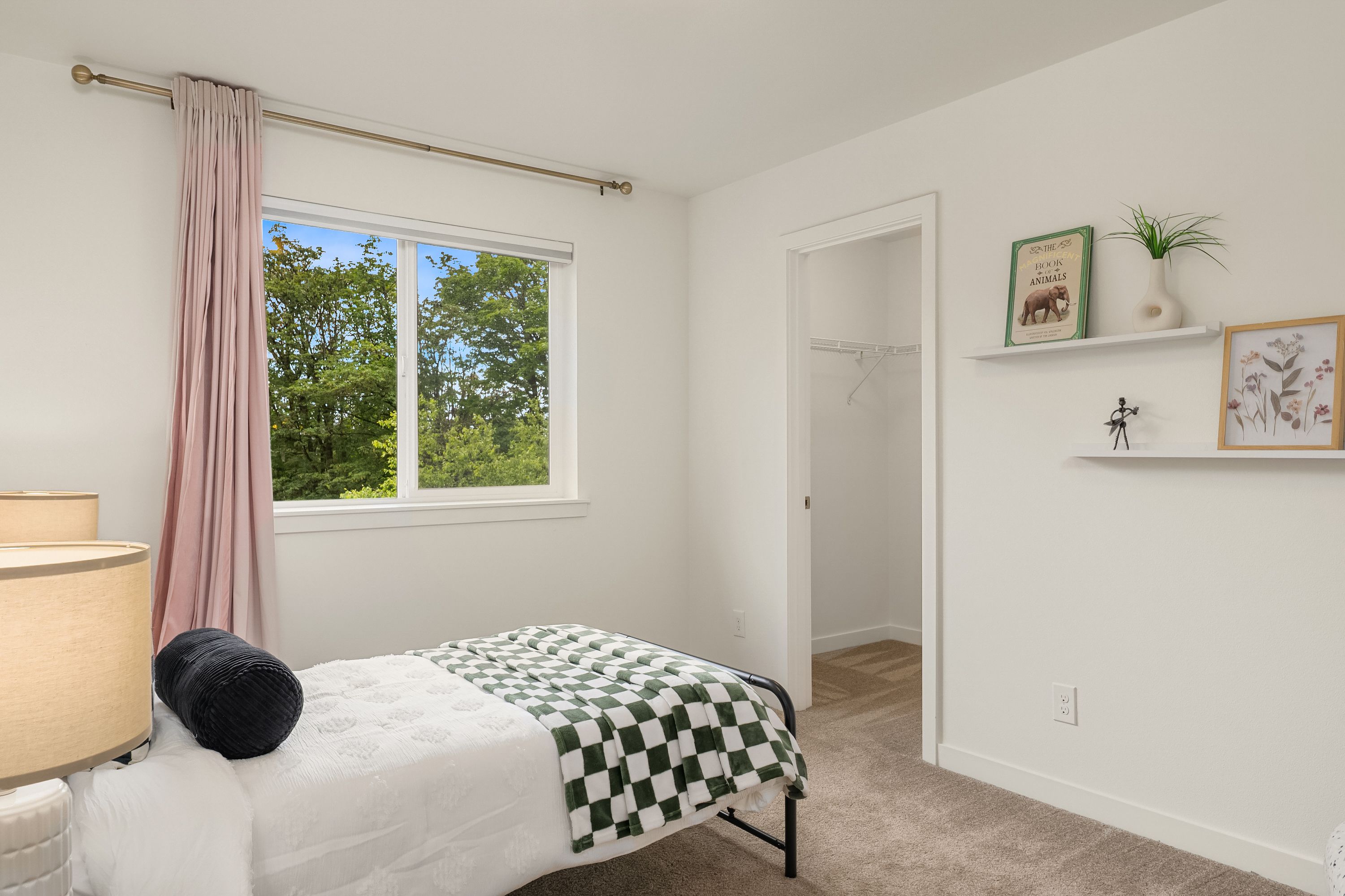  8826 41st St S, Seattle, WA 98118 - 物件實景