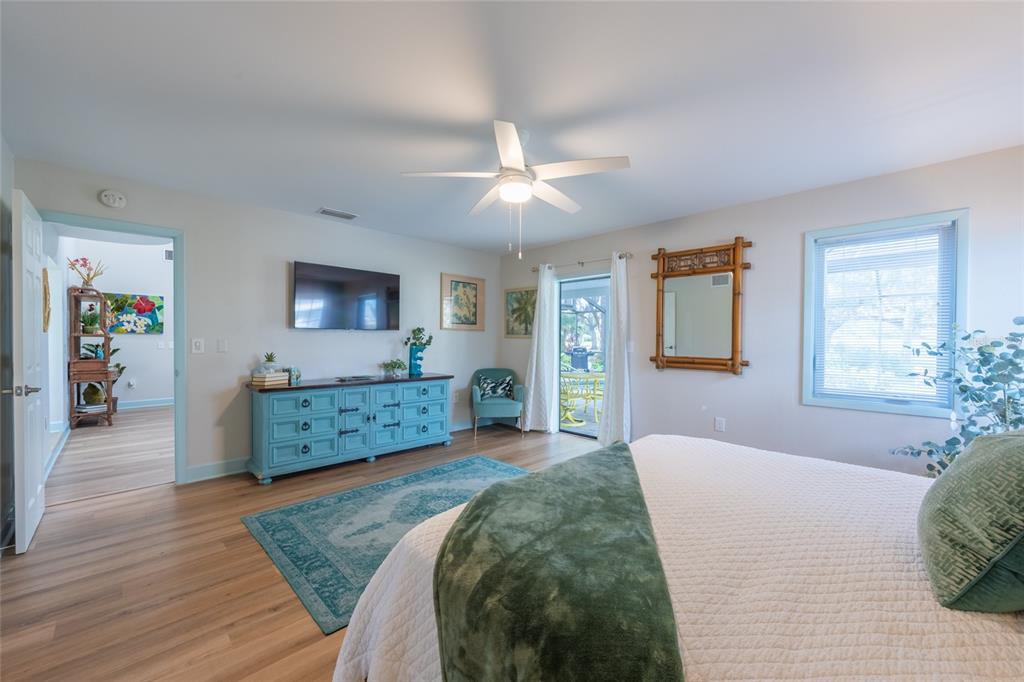 Sarasota, Florida, 34243, United States, 3 Bedrooms Bedrooms, ,4 BathroomsBathrooms,Residential,For Sale,1941793