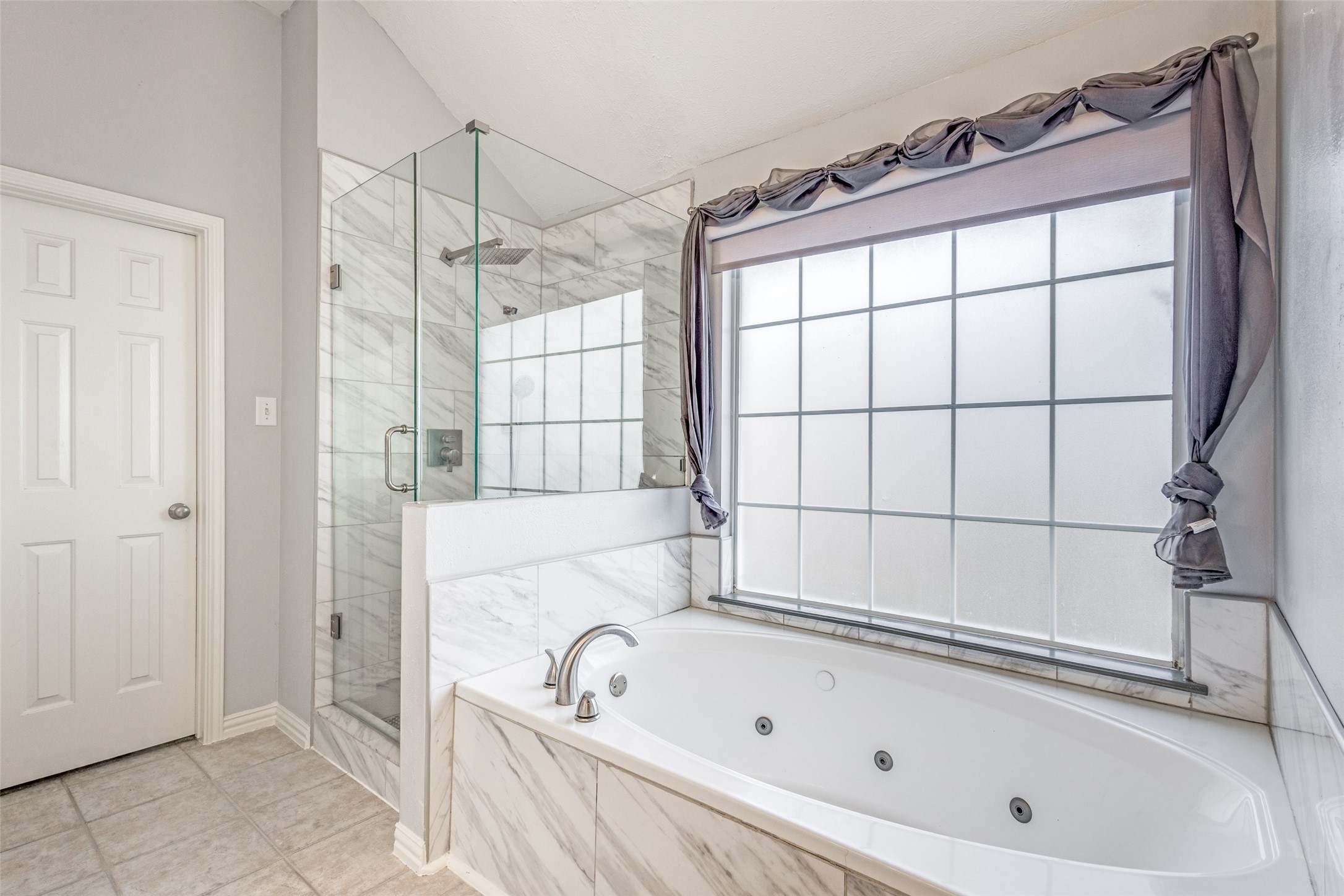 Richardson, Texas, 75082, United States, 4 Bedrooms Bedrooms, ,3 BathroomsBathrooms,Residential,For Sale,1989698