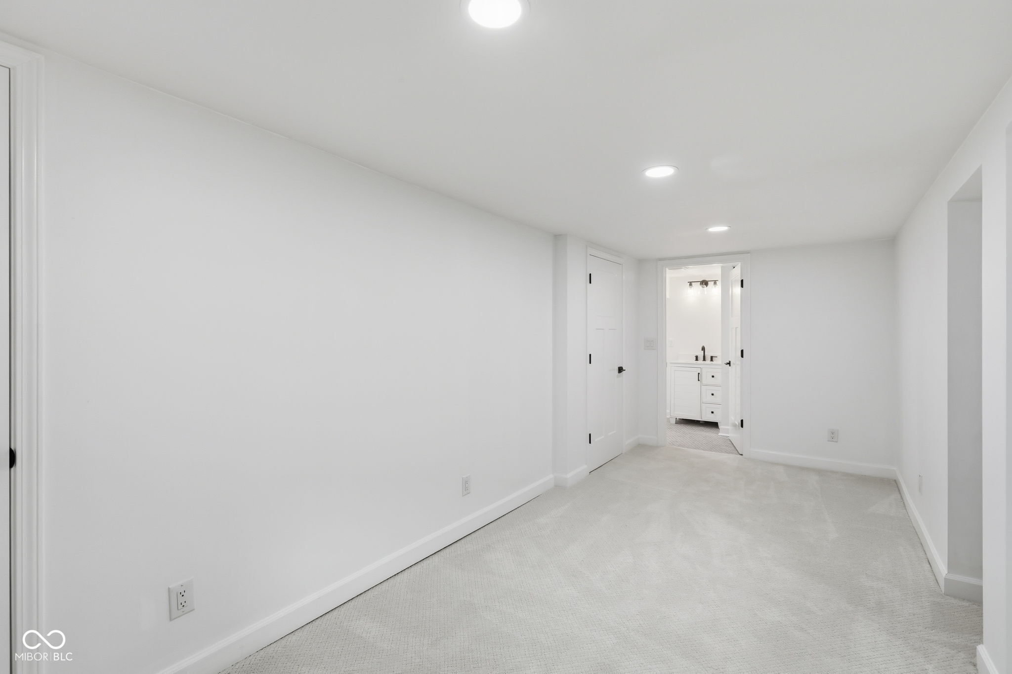 Carmel, Indiana, 46033, United States, 4 Bedrooms Bedrooms, ,3 BathroomsBathrooms,Residential,For Sale,1998022