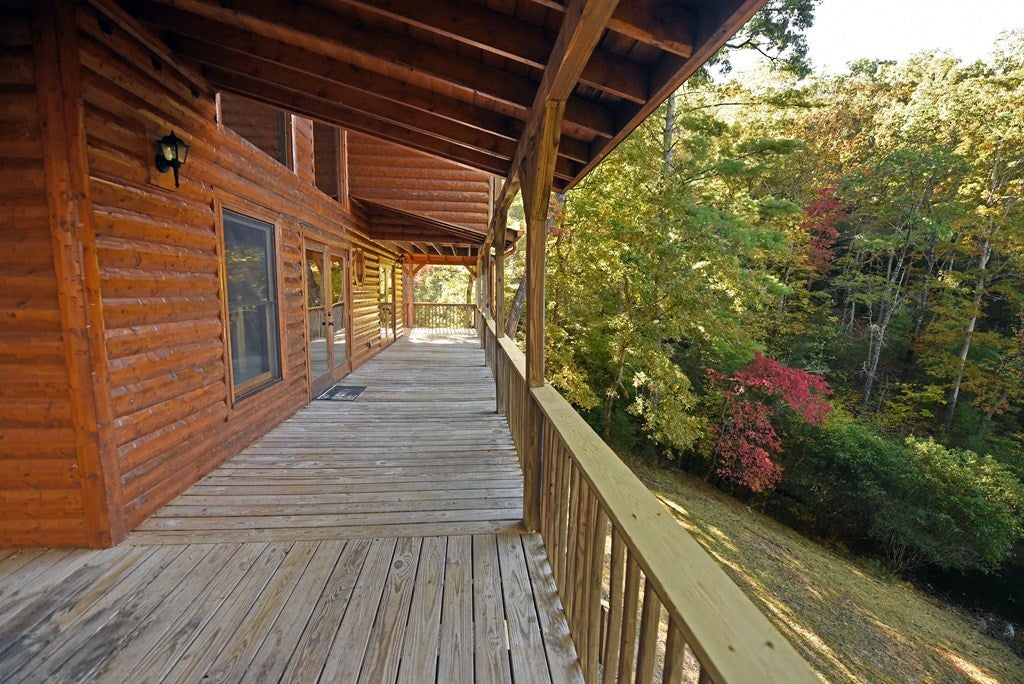 Suches, Georgia, 30572, United States, 3 Bedrooms Bedrooms, ,3 BathroomsBathrooms,Residential,For Sale,1877290