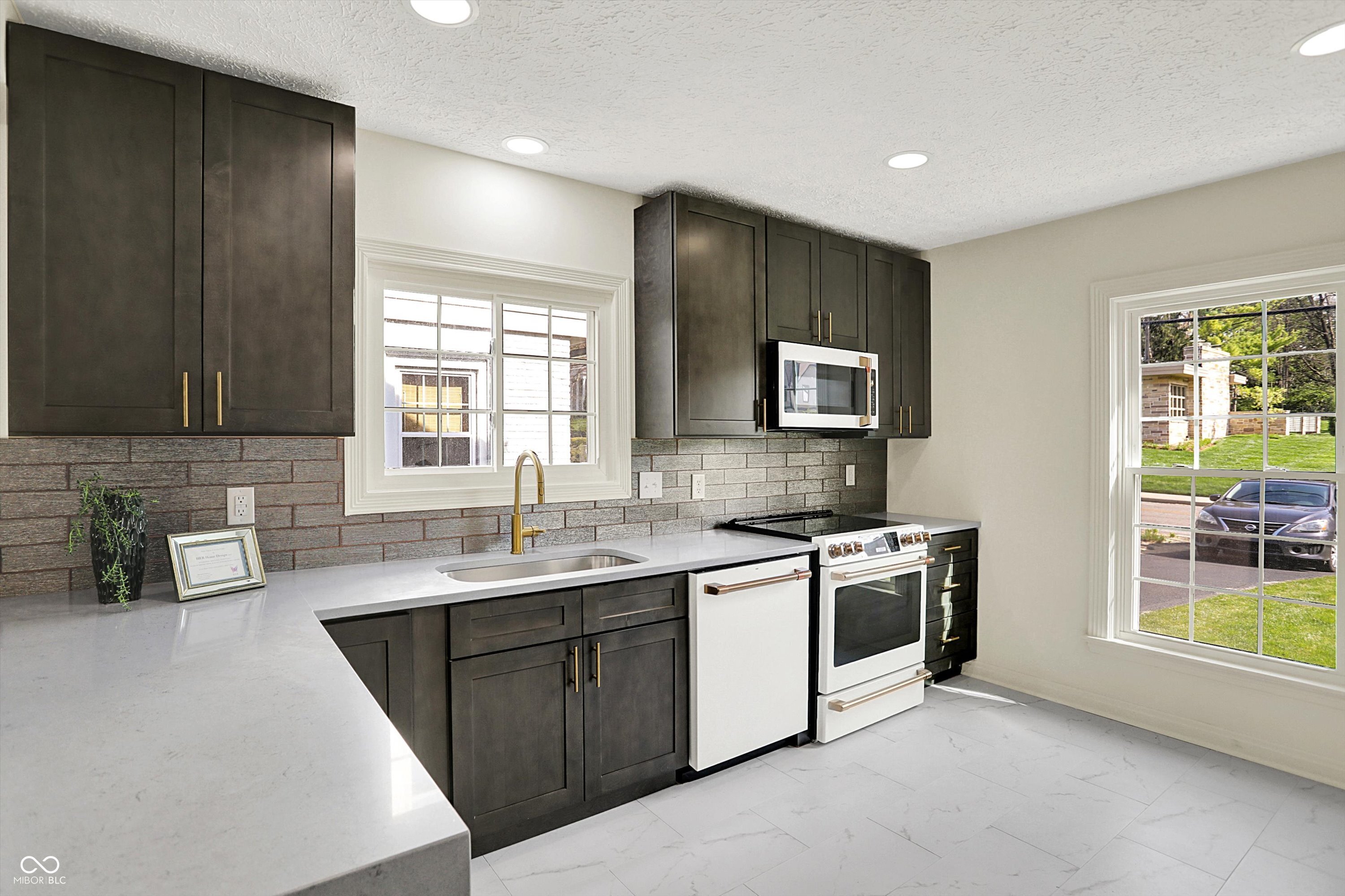 Indianapolis, Indiana, 46208, United States, 4 Bedrooms Bedrooms, ,4 BathroomsBathrooms,Residential,For Sale,1921802