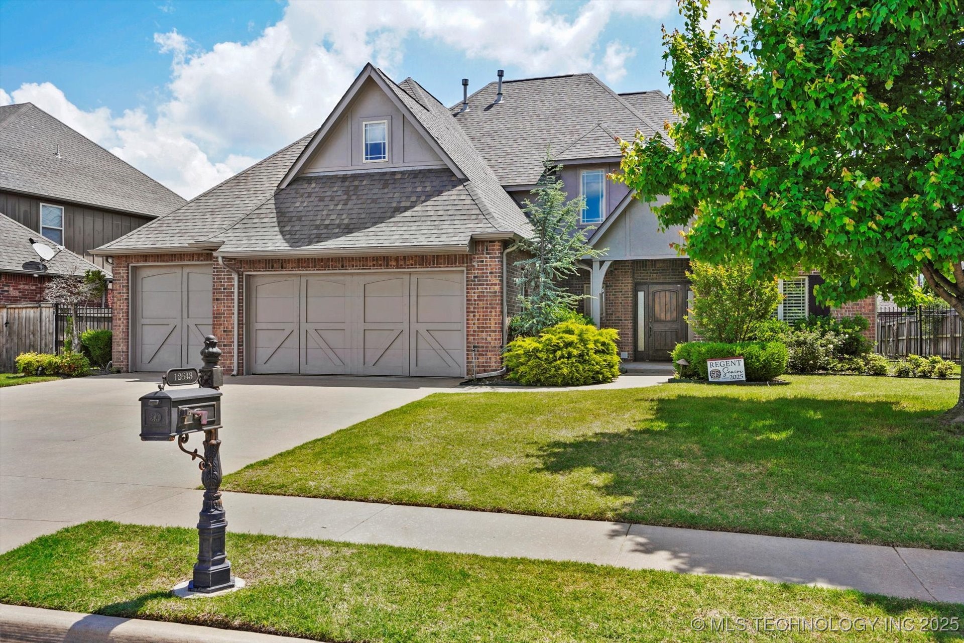Bixby, Oklahoma, 74070, United States, 4 Bedrooms Bedrooms, ,5 BathroomsBathrooms,Residential,For Sale,1829148