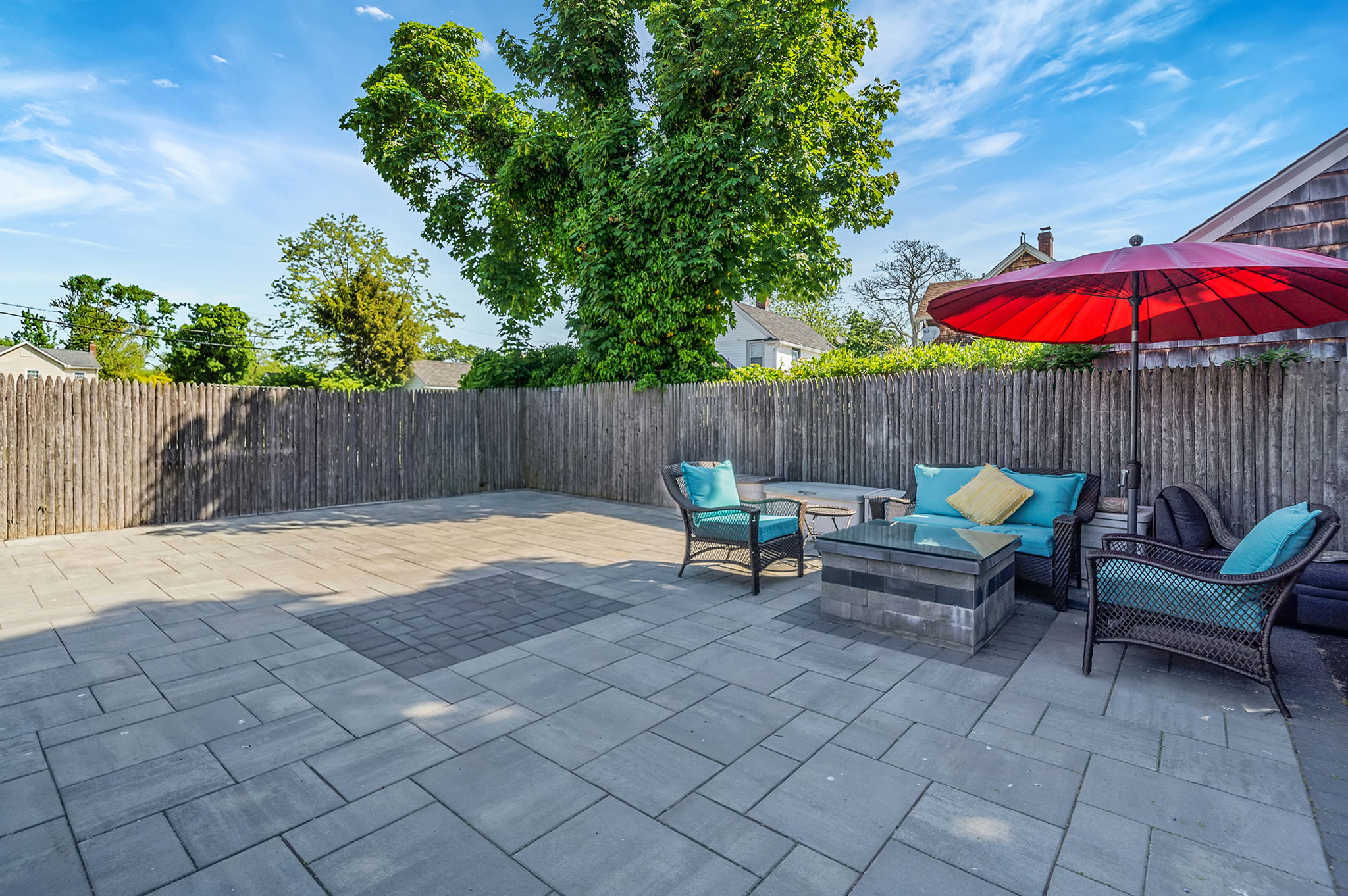 Bay Shore, New York, 11706, United States, 3 Bedrooms Bedrooms, ,3 BathroomsBathrooms,Residential,For Sale,2048700