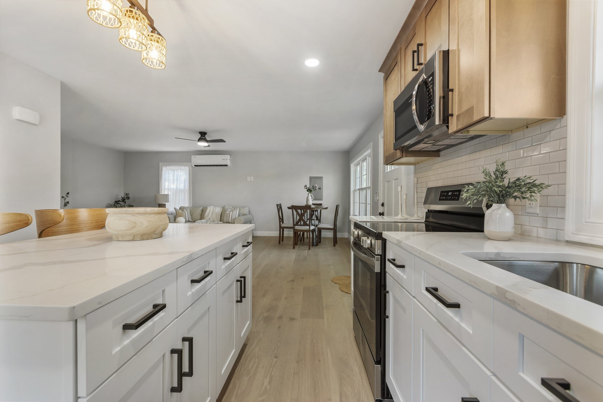 South Dartmouth, Massachusetts, 02748, United States, 4 Bedrooms Bedrooms, ,2 BathroomsBathrooms,Residential,For Sale,1977281