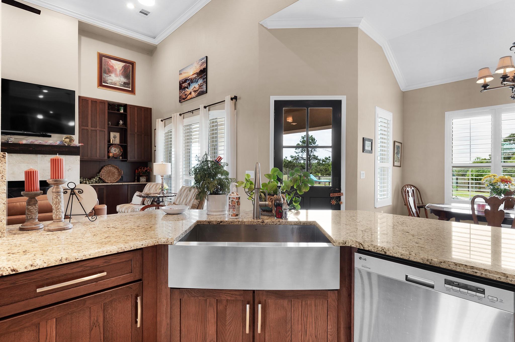 Sulphur Springs, Texas, 75482, United States, 5 Bedrooms Bedrooms, ,4 BathroomsBathrooms,Residential,For Sale,1803498