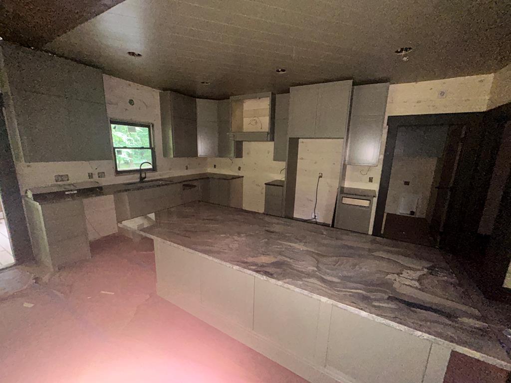 Mineral Bluff, Georgia, 30559, United States, 4 Bedrooms Bedrooms, ,5 BathroomsBathrooms,Residential,For Sale,1858917