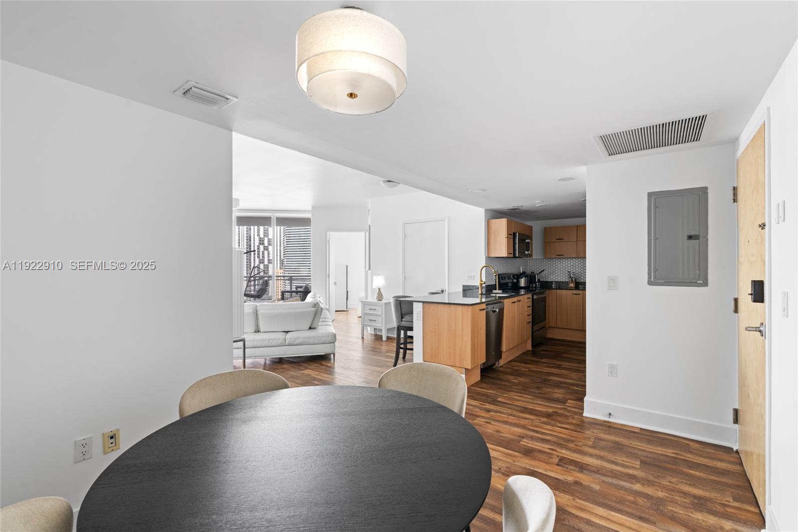 Miami, Florida, 33130, United States, 2 Bedrooms Bedrooms, ,2 BathroomsBathrooms,Residential,For Sale,2000565