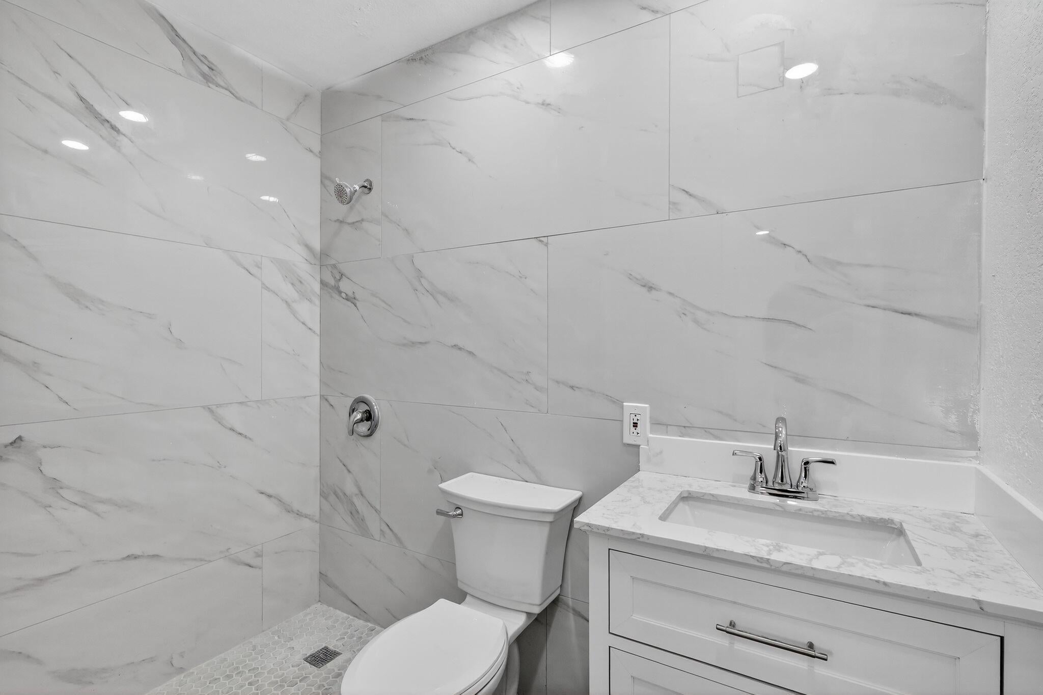 West Palm Beach, Florida, 33401, United States, 4 Bedrooms Bedrooms, ,2 BathroomsBathrooms,Residential,For Sale,1975982