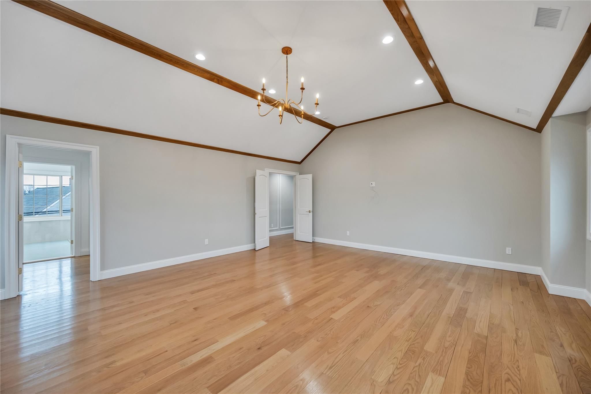 Levittown, New York, 11756, United States, 5 Bedrooms Bedrooms, ,4 BathroomsBathrooms,Residential,For Sale,1849977