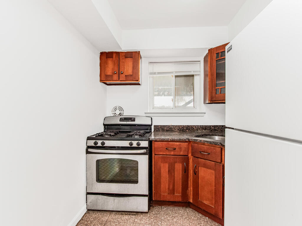 Bronx, New York, 10462, United States, 8 Bedrooms Bedrooms, ,3 BathroomsBathrooms,Residential,For Sale,1981445