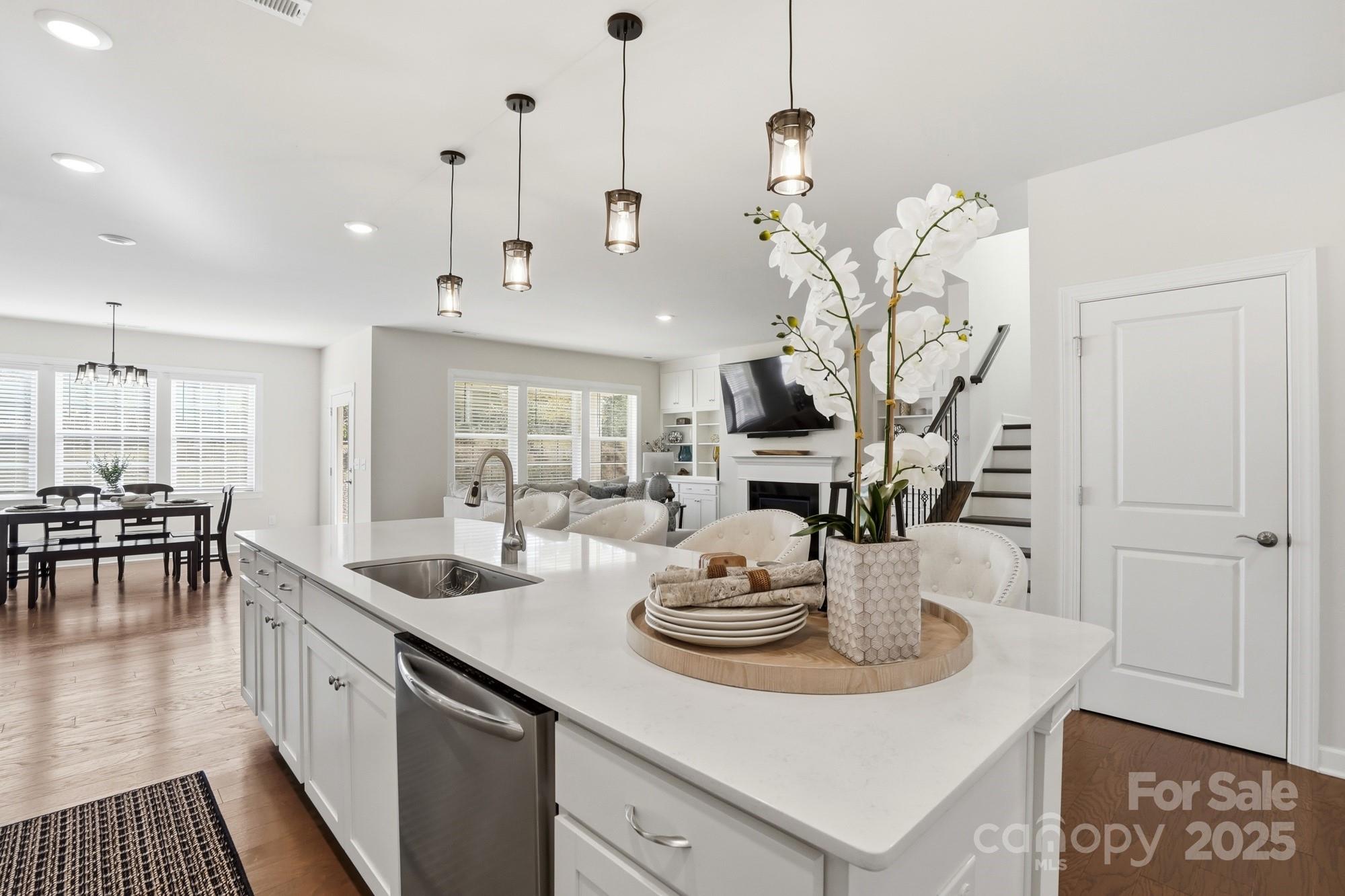 Huntersville, North Carolina, 28078, United States, 4 Bedrooms Bedrooms, ,4 BathroomsBathrooms,Residential,For Sale,1992464