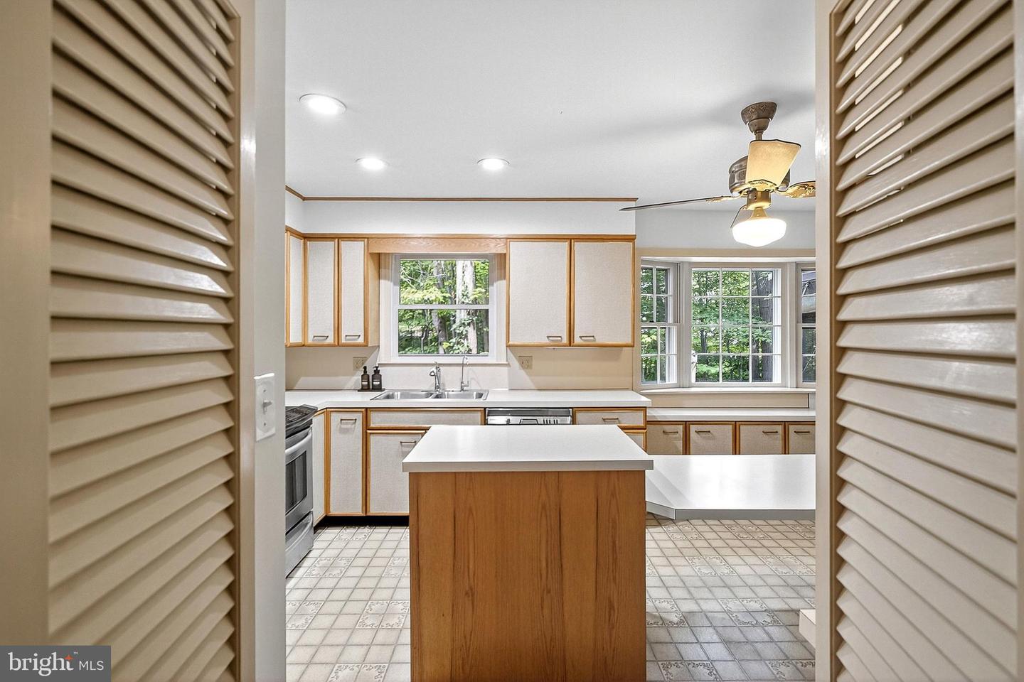 WILMINGTON, Delaware, 19810, United States, 4 Bedrooms Bedrooms, ,3 BathroomsBathrooms,Residential,For Sale,1990467