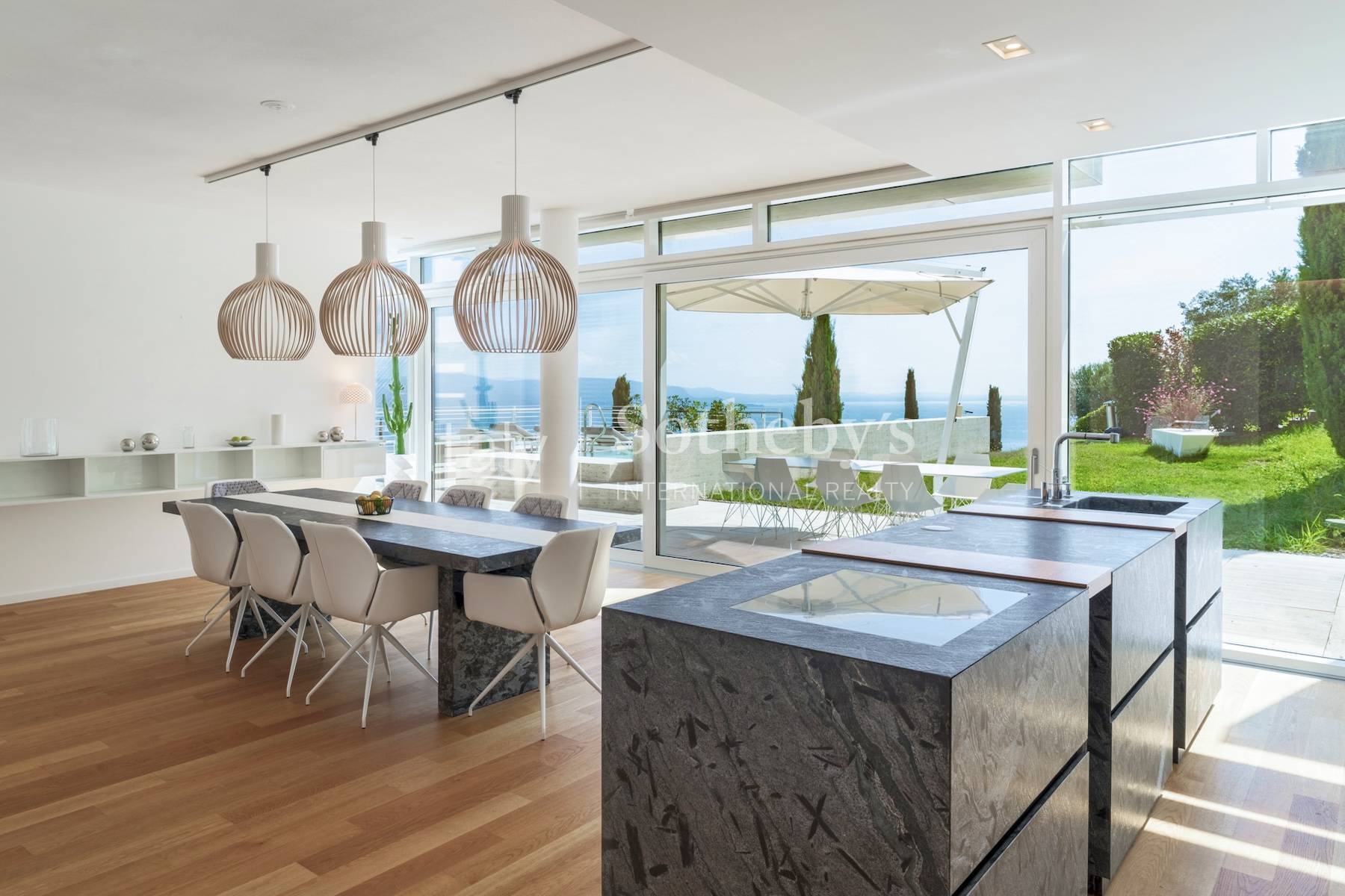 Lake view villa designed by architect Richard Meier - 物件實景